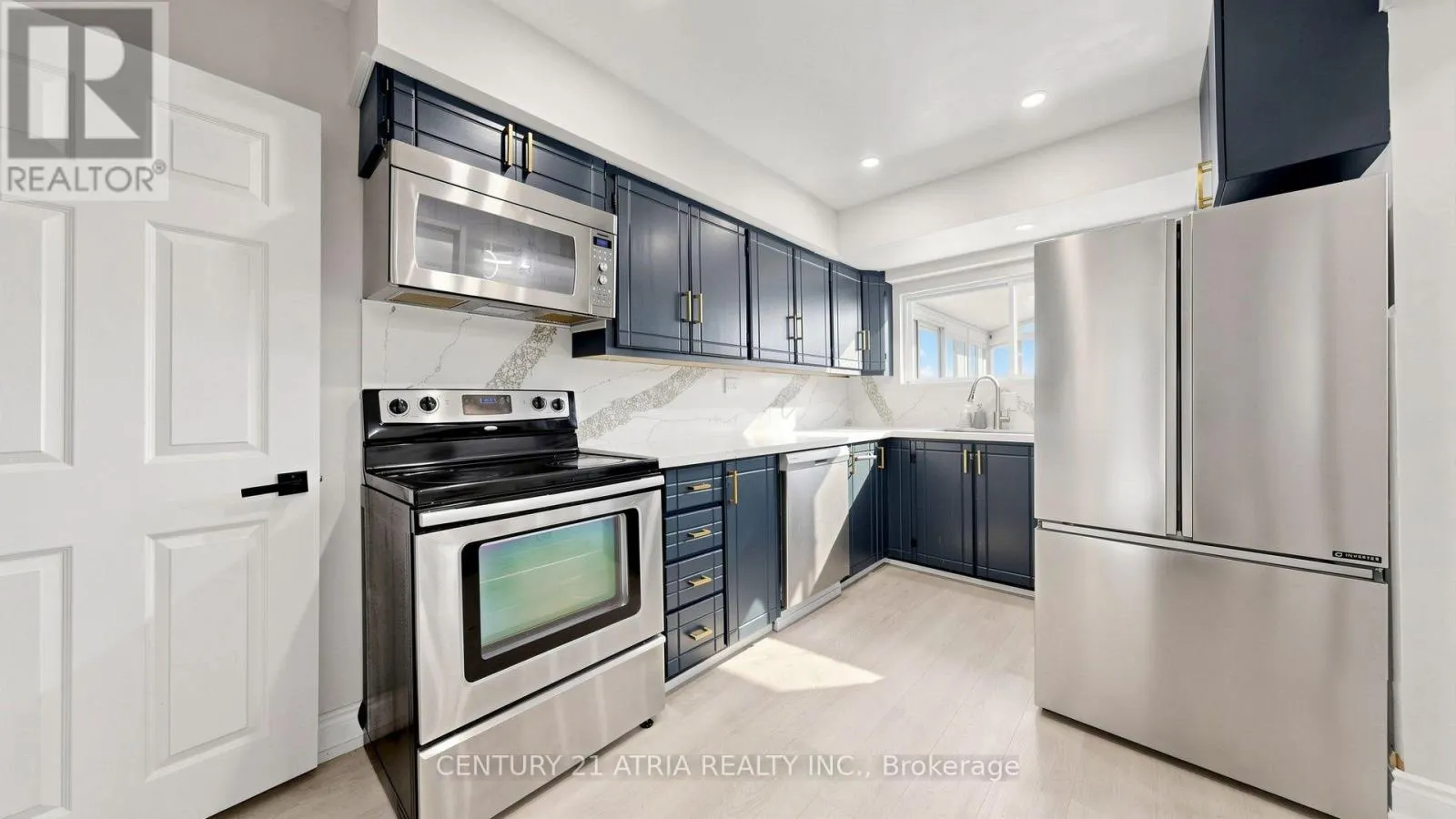 982 RENFREW COURT