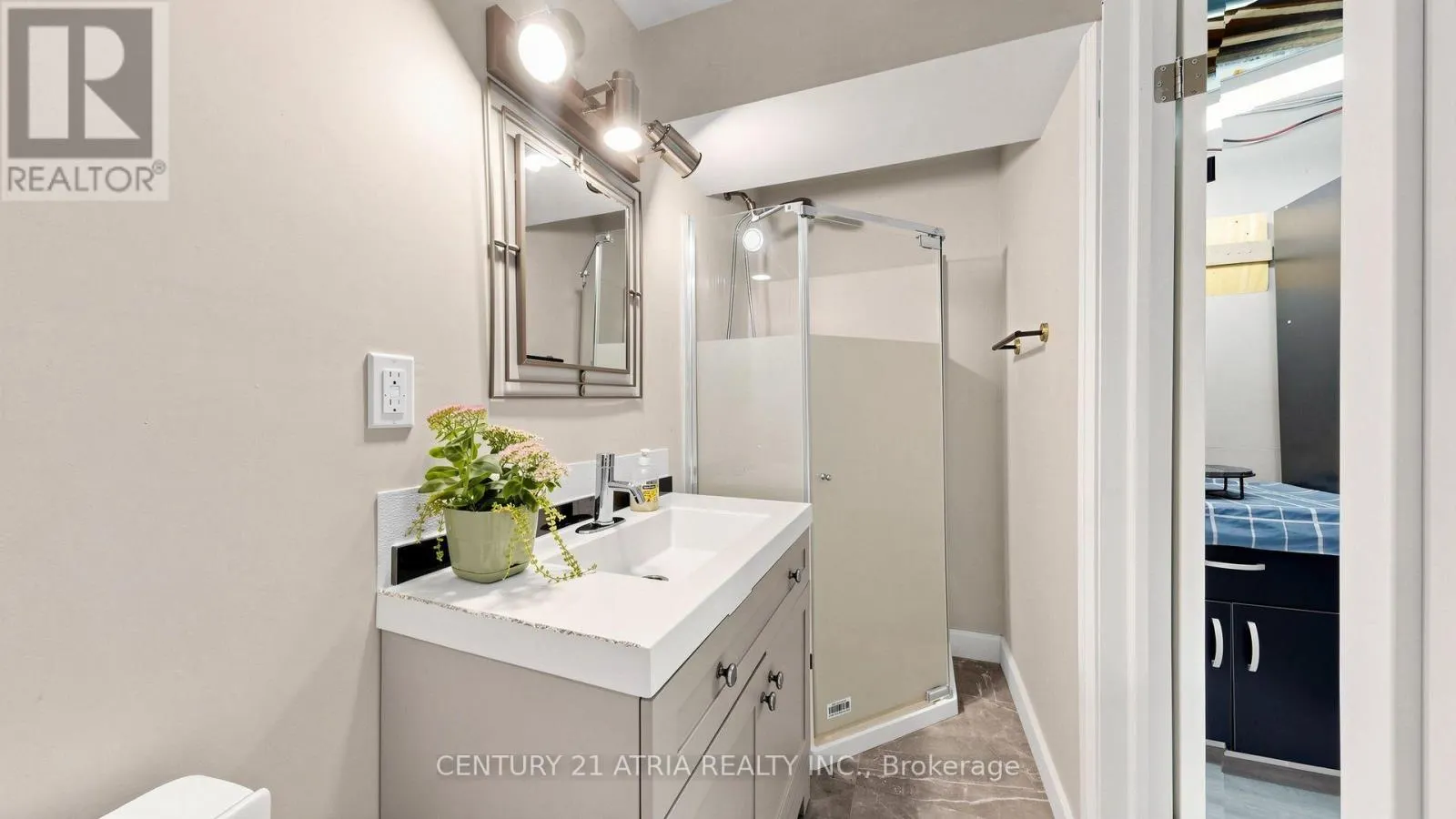 982 RENFREW COURT