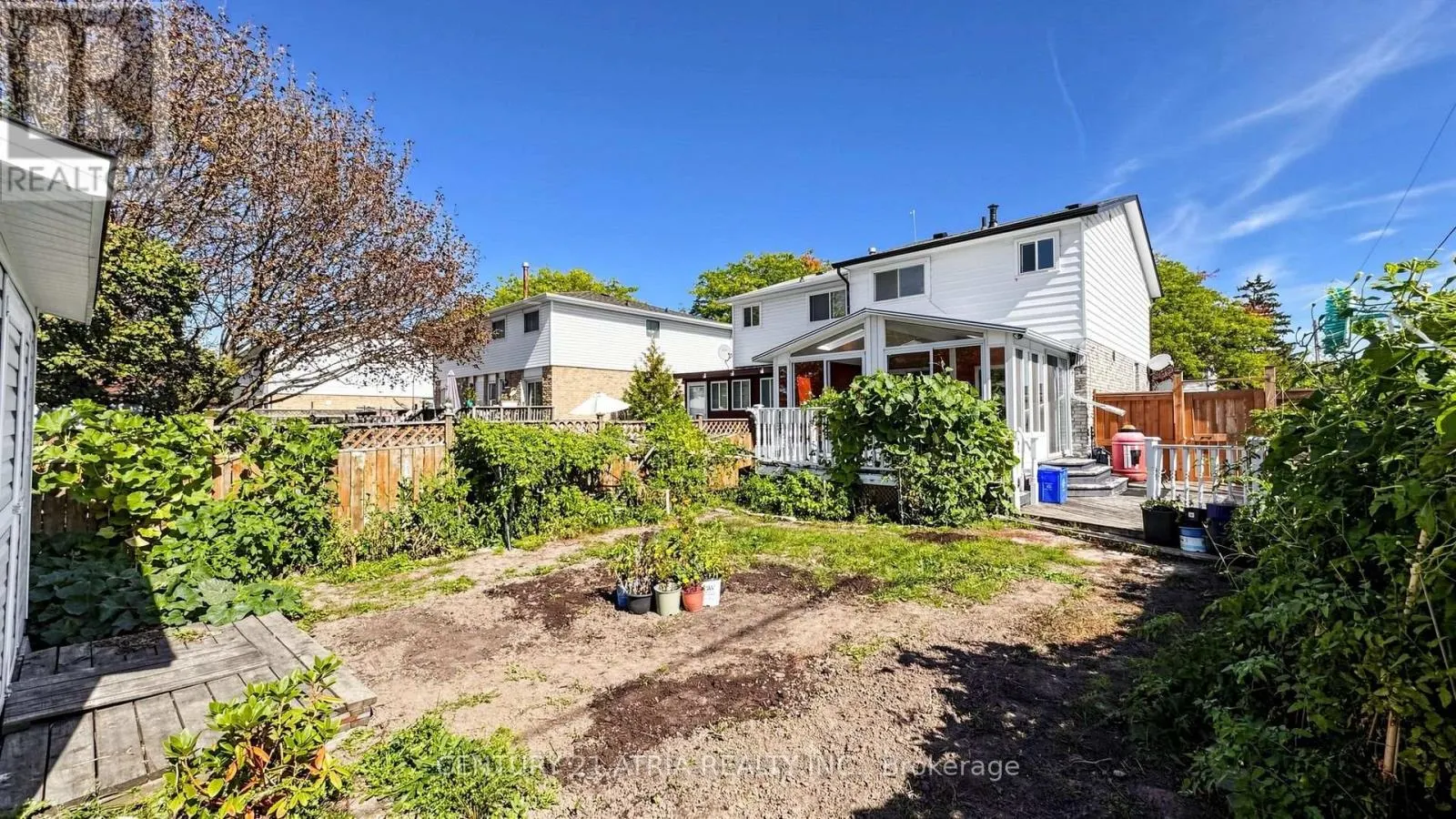 982 RENFREW COURT