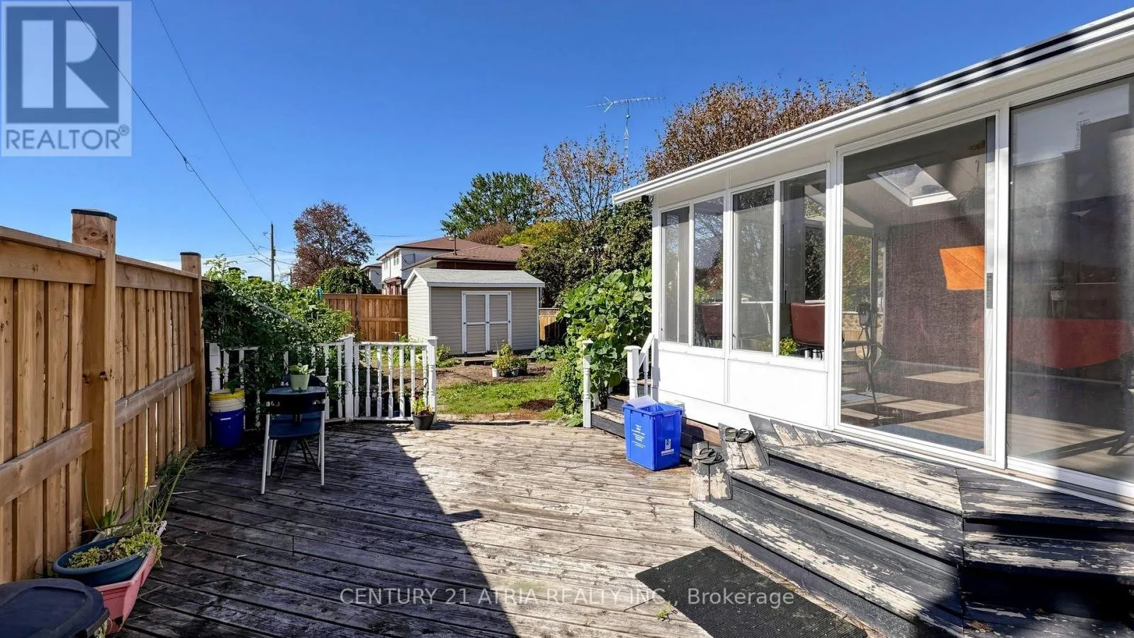 982 RENFREW COURT
