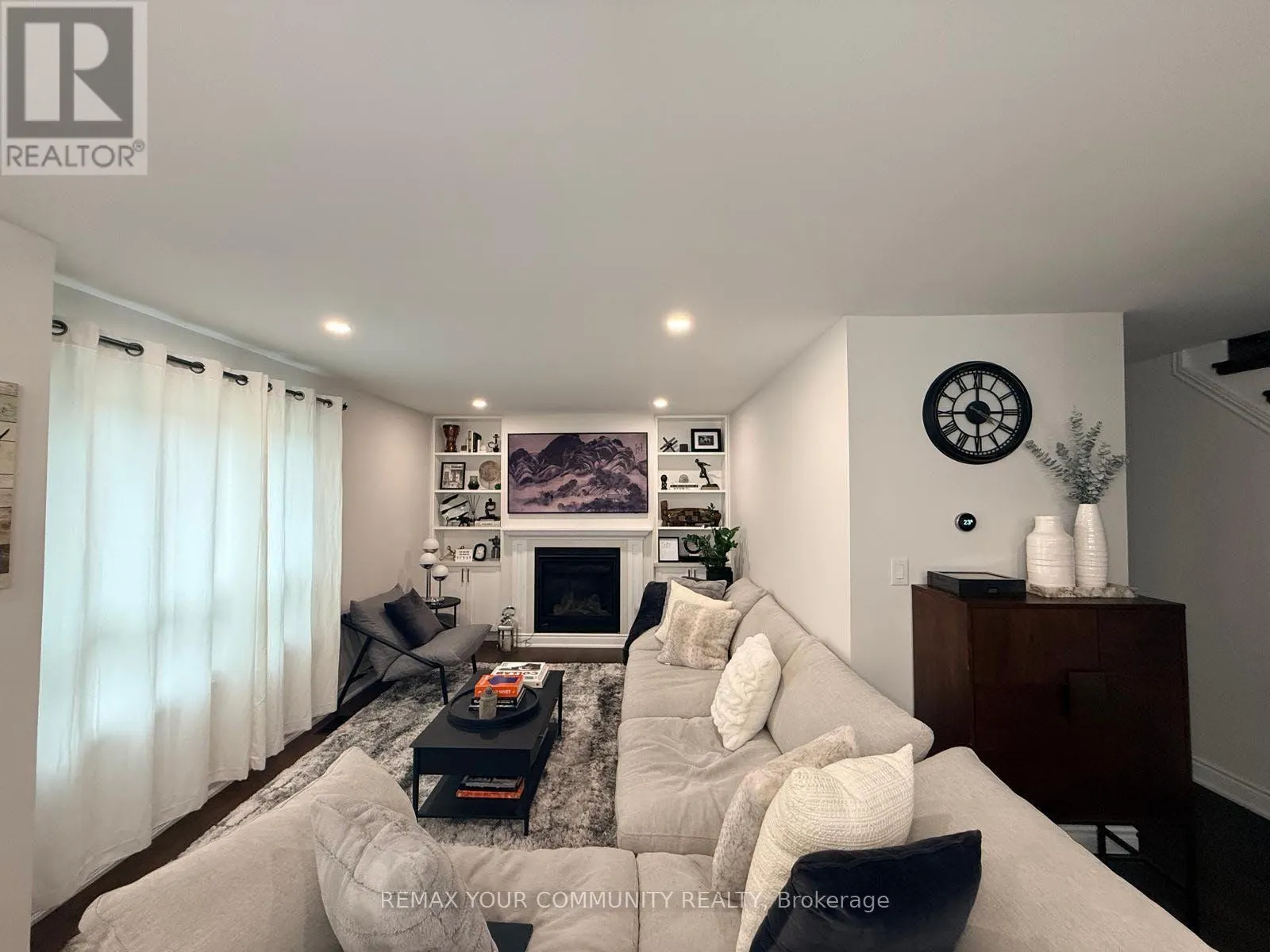 709 BARNES CRESCENT