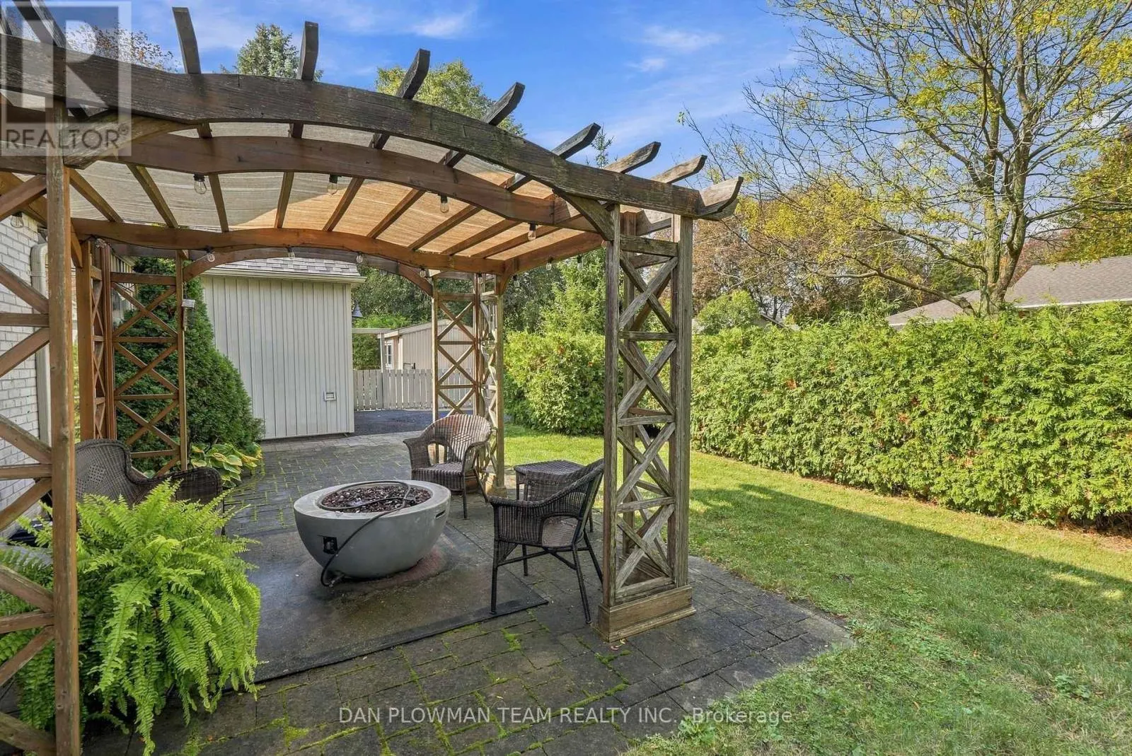 794 MARY STREET N