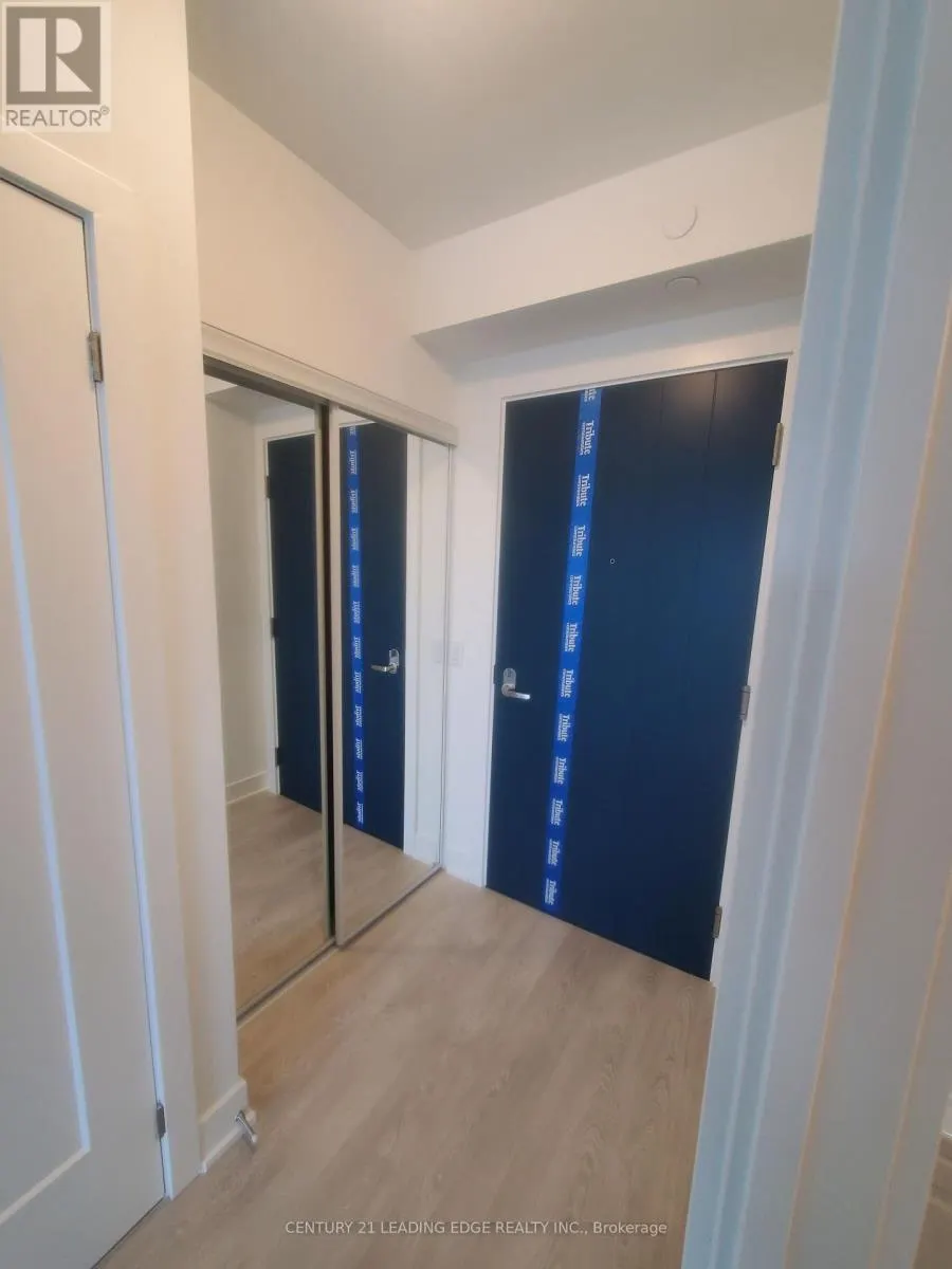 1236 - 2545 SIMCOE STREET