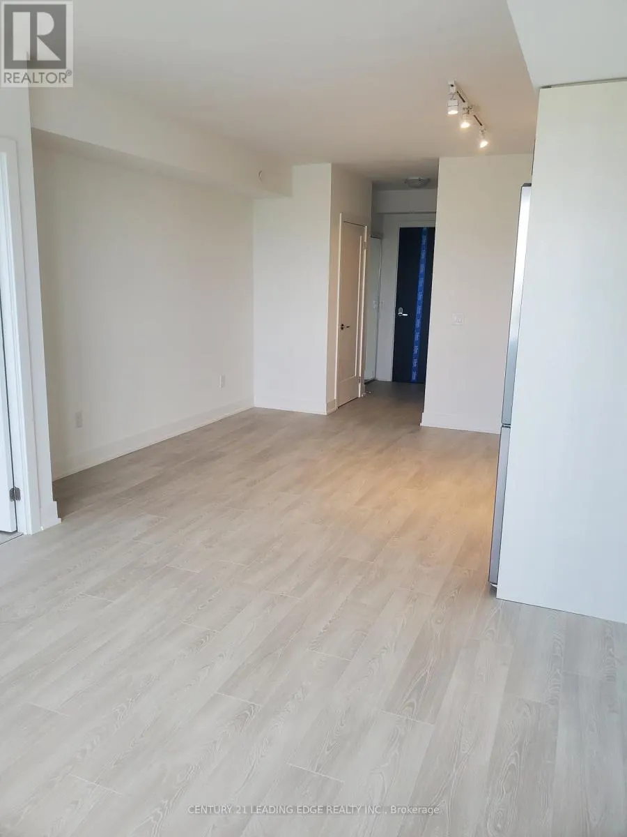 1236 - 2545 SIMCOE STREET