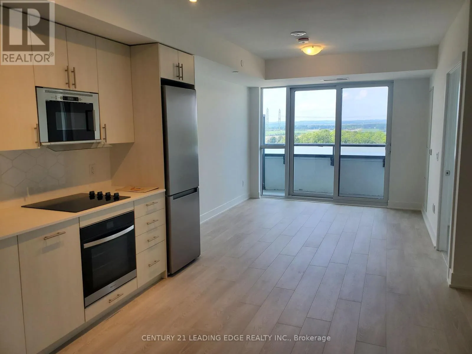1236 - 2545 SIMCOE STREET