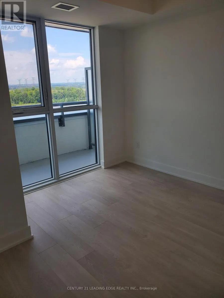 1236 - 2545 SIMCOE STREET