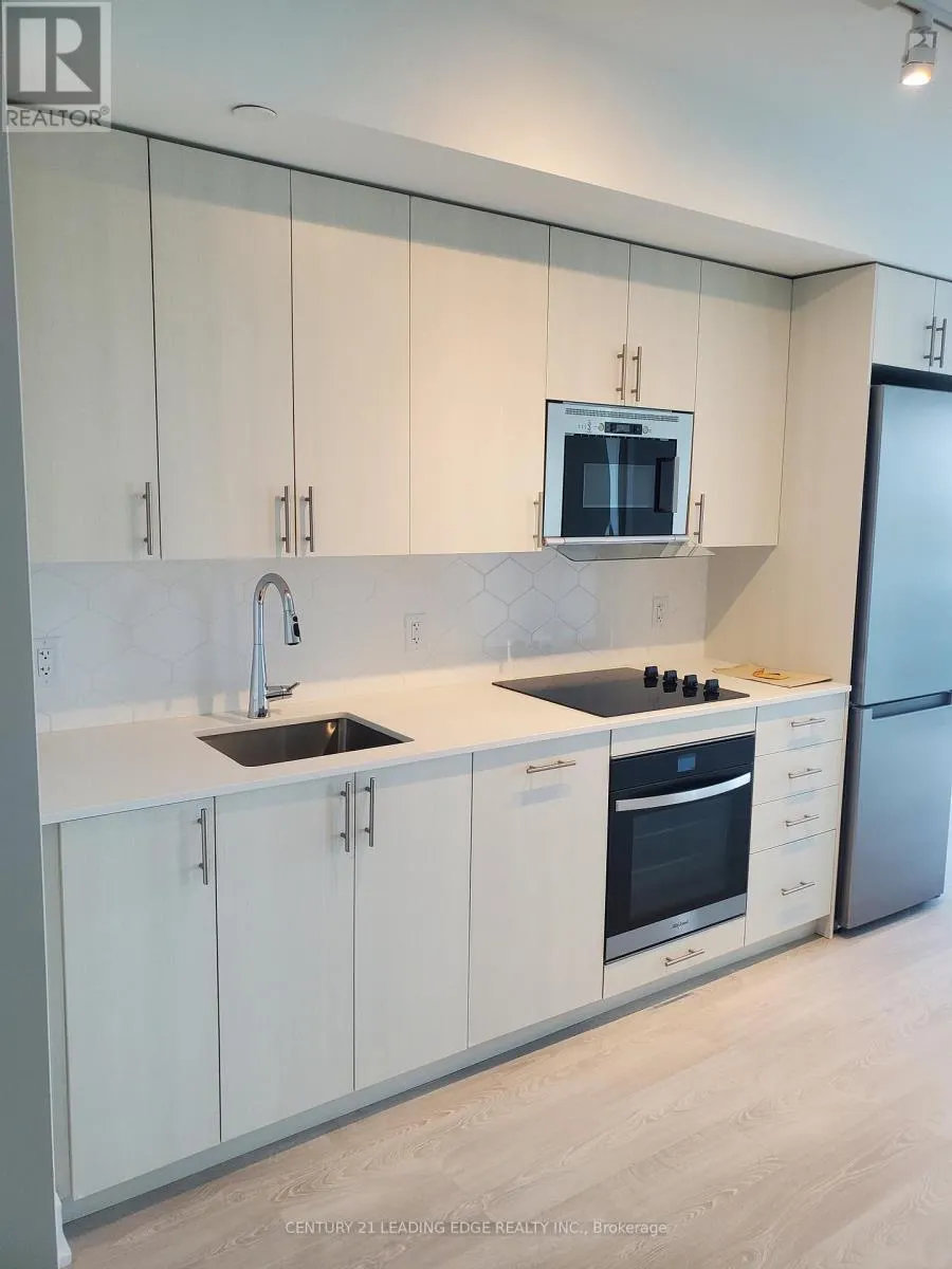 1236 - 2545 SIMCOE STREET