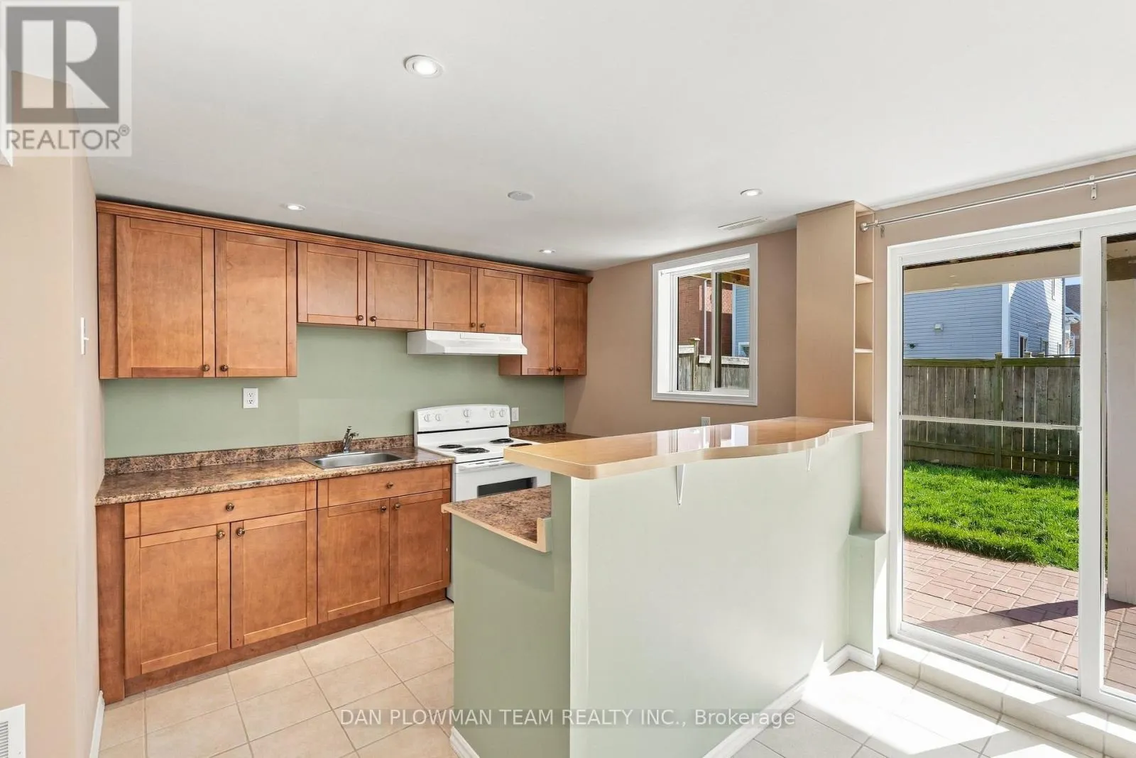 62 MOYNAHAN CRESCENT
