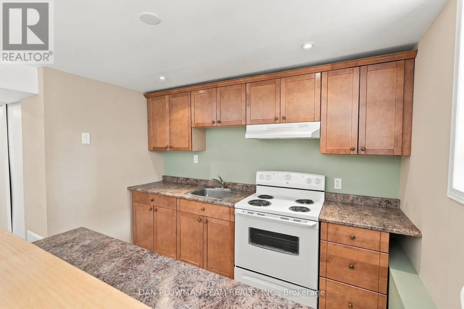 62 MOYNAHAN CRESCENT