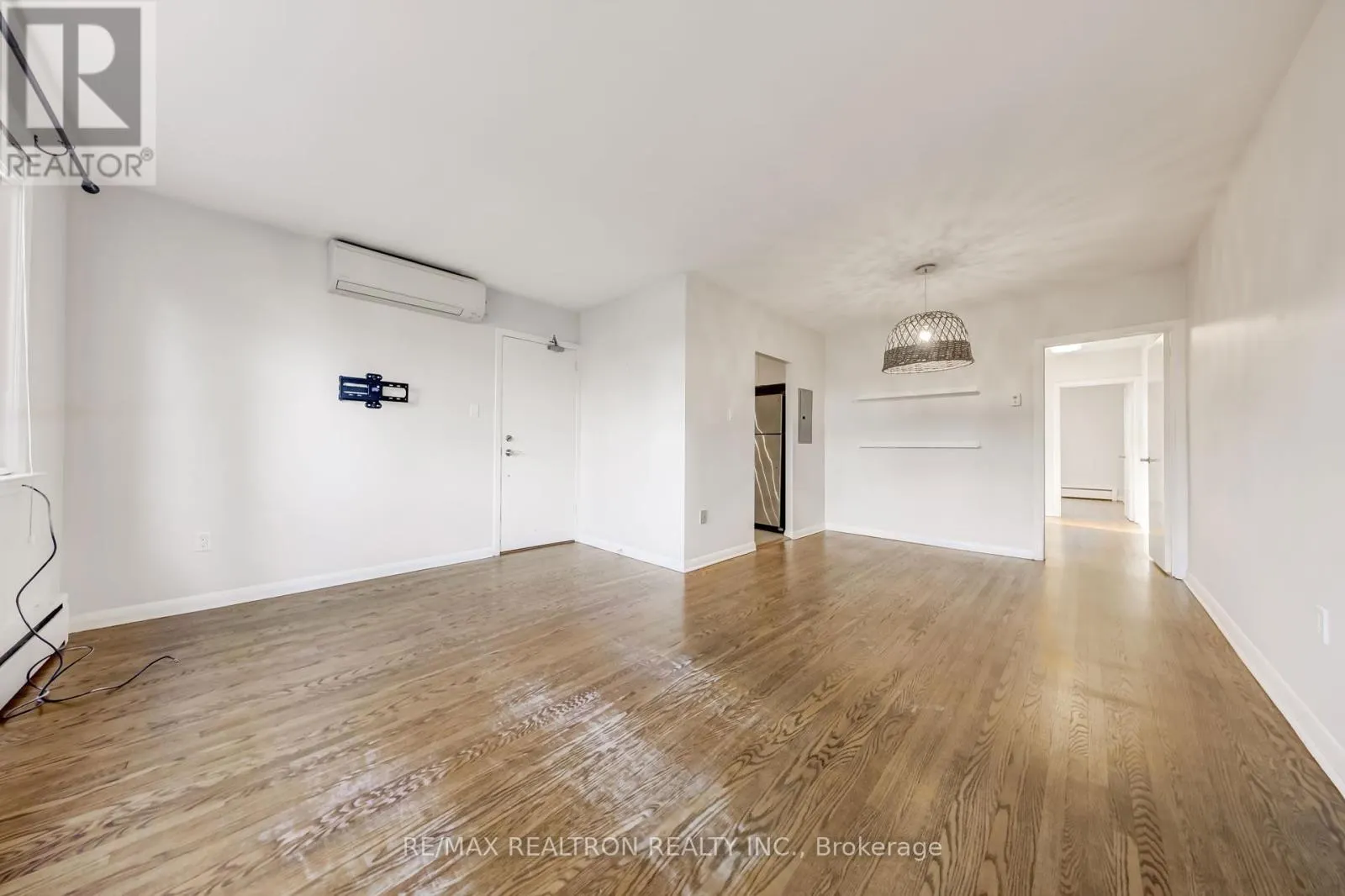 2ND FL - 42 ENDERBY ROAD