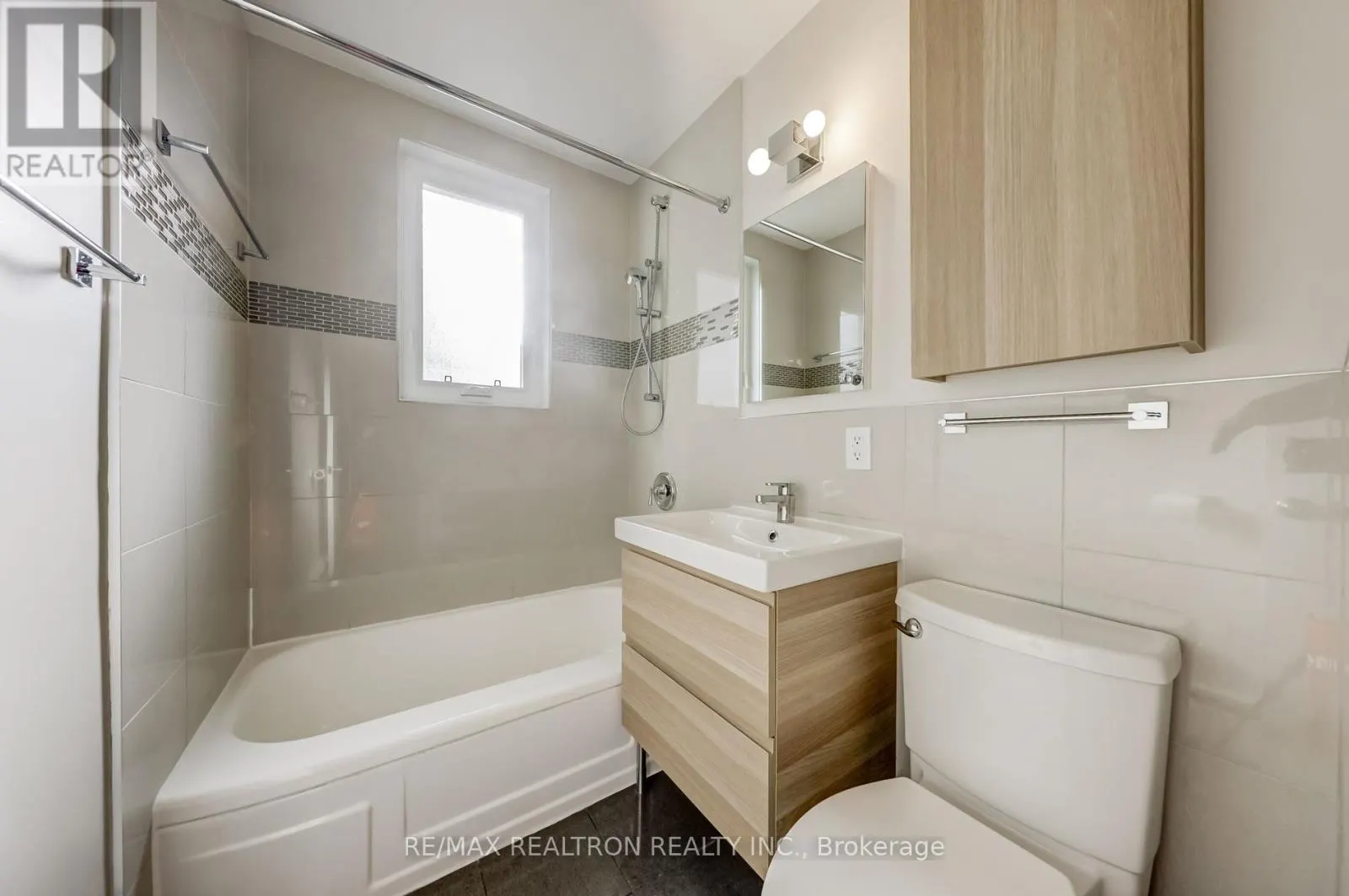 2ND FL - 42 ENDERBY ROAD