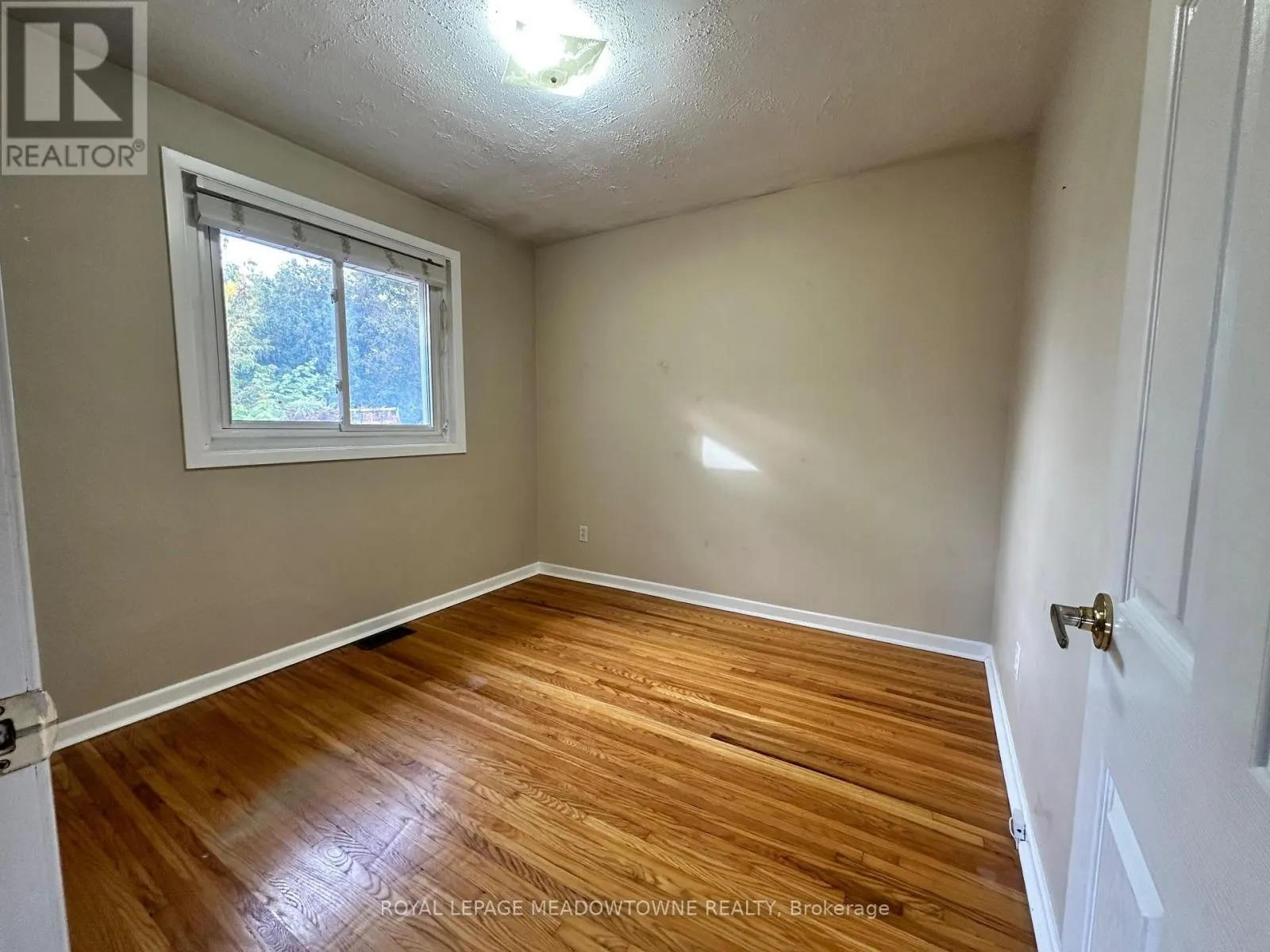 UPPER - 158 CORONATION DRIVE