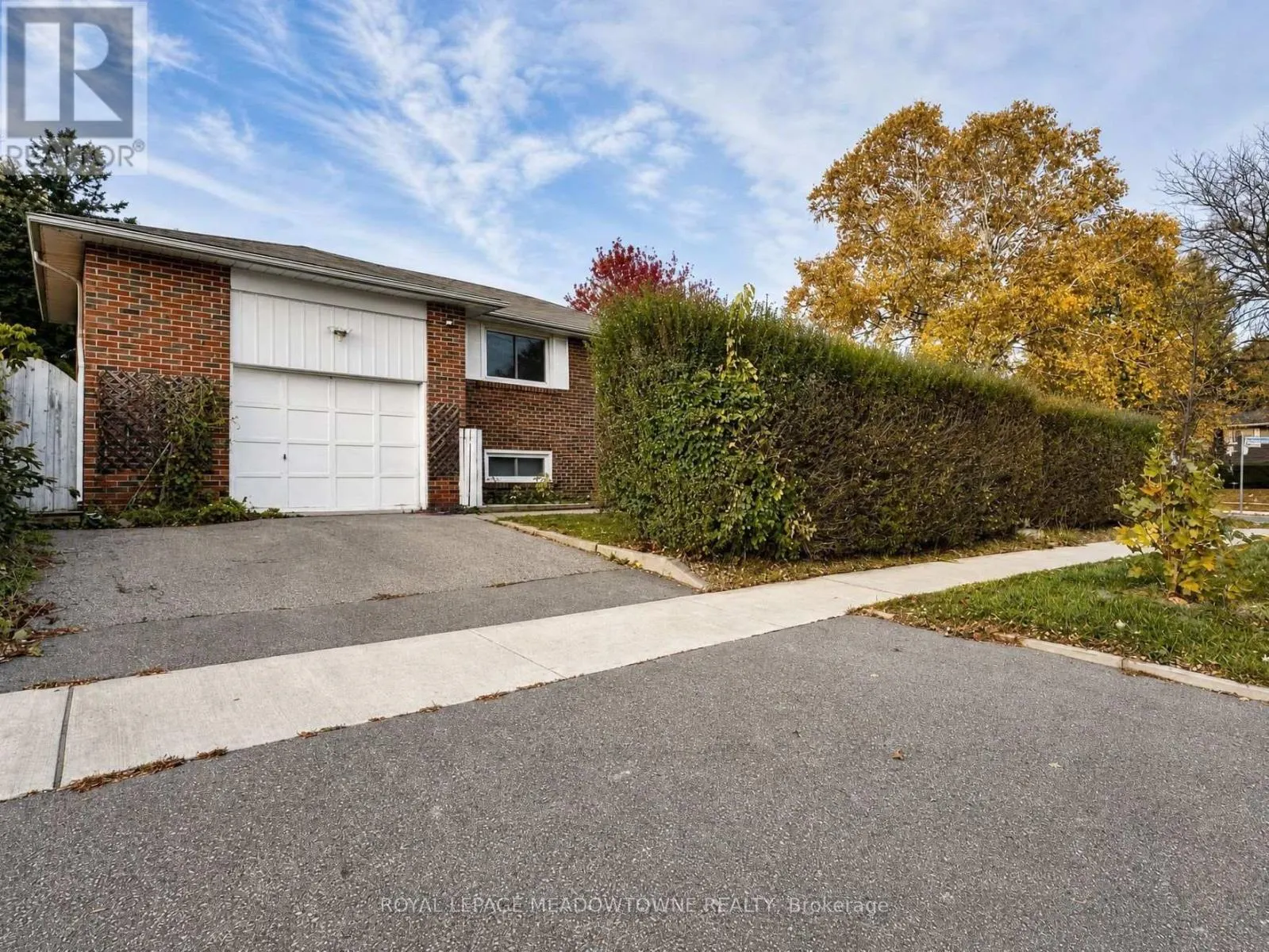 UPPER - 158 CORONATION DRIVE