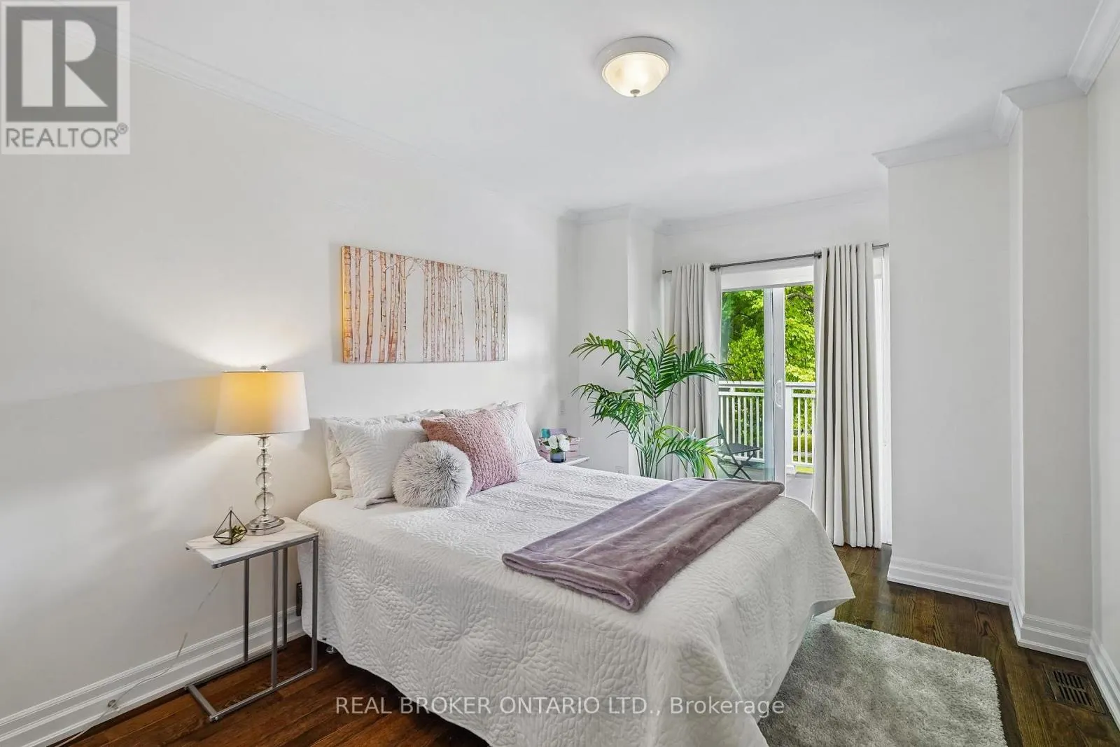 20 BROOKMOUNT ROAD