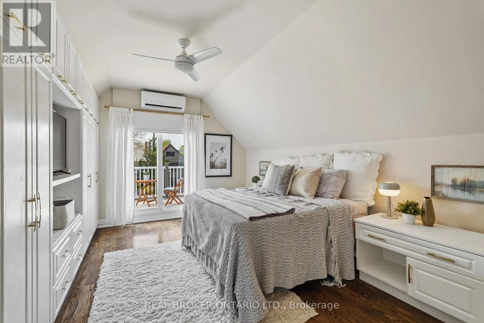 20 BROOKMOUNT ROAD