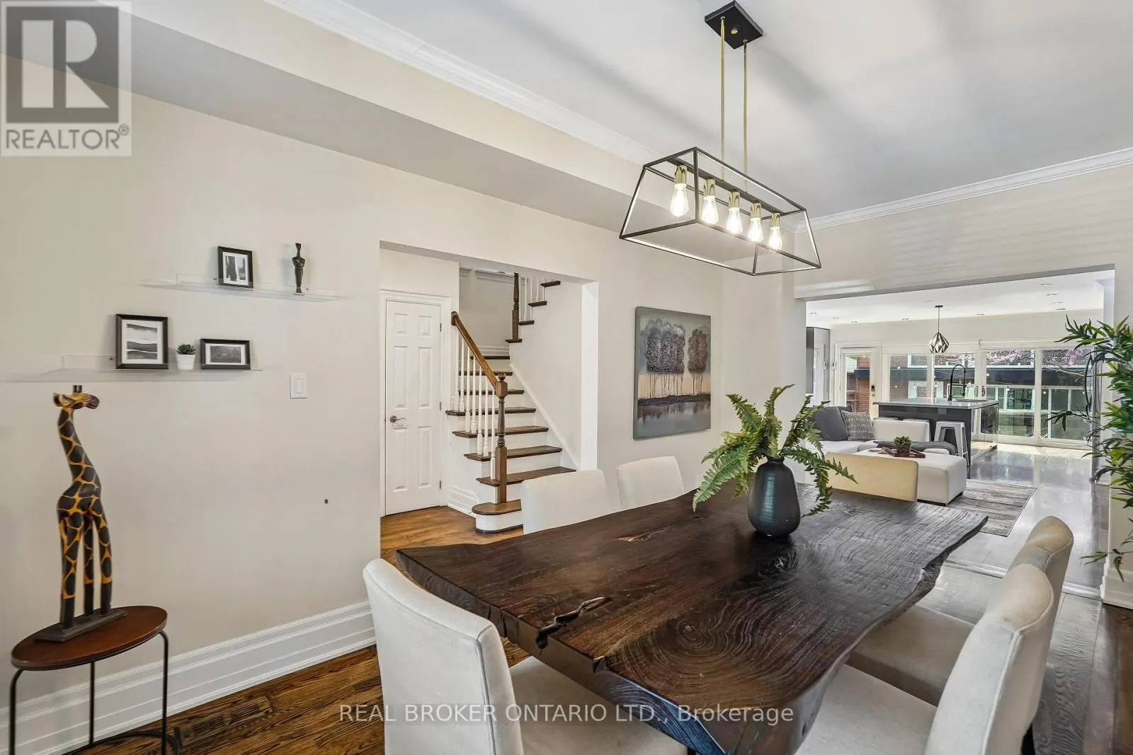 20 BROOKMOUNT ROAD