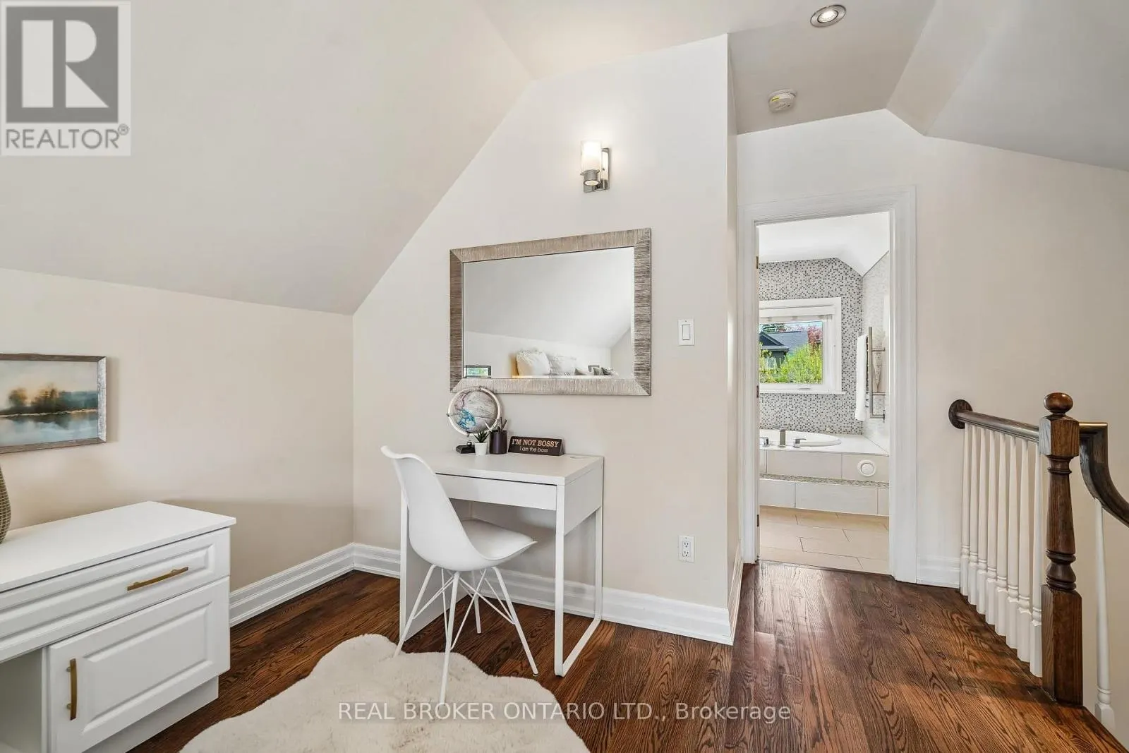 20 BROOKMOUNT ROAD