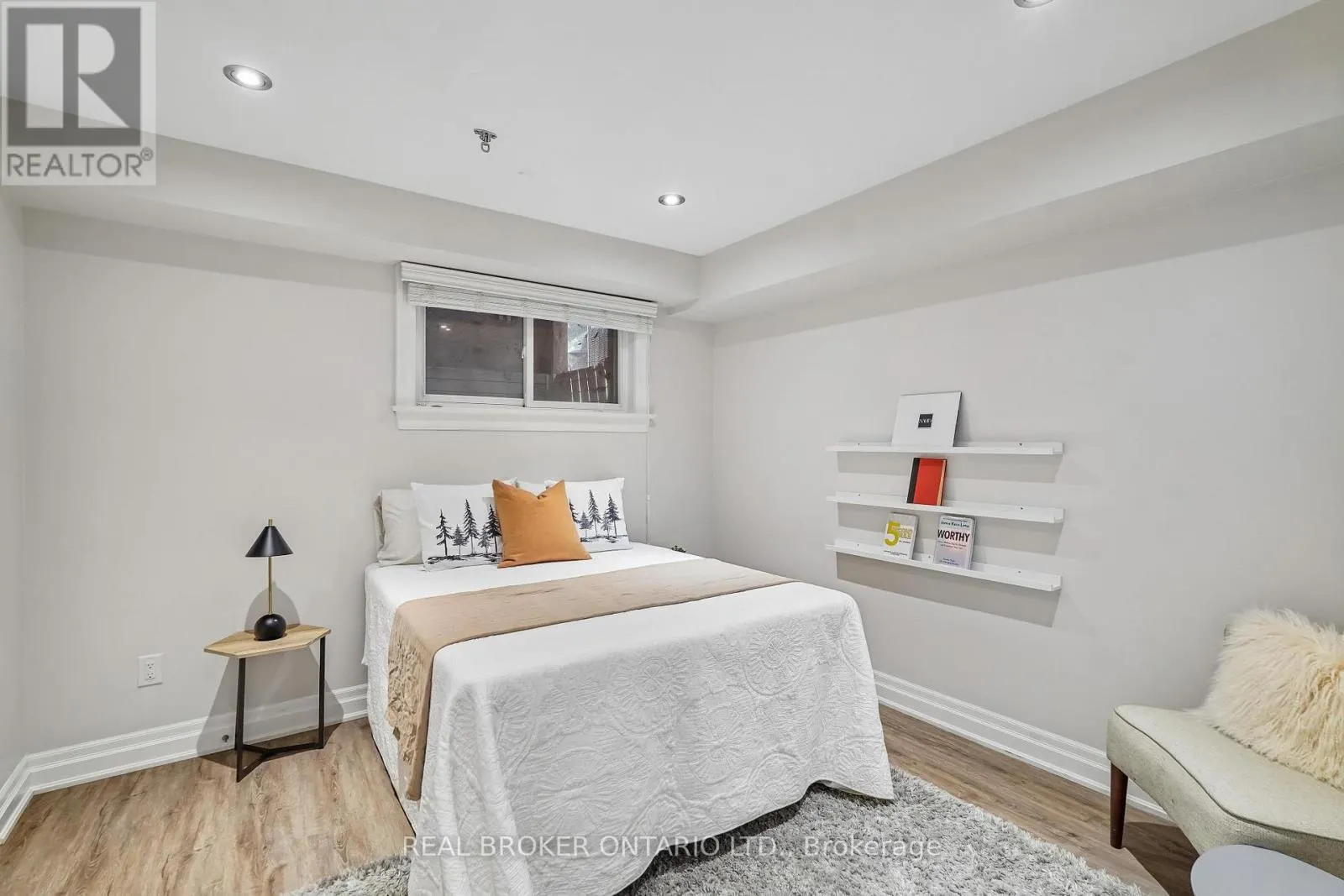 20 BROOKMOUNT ROAD