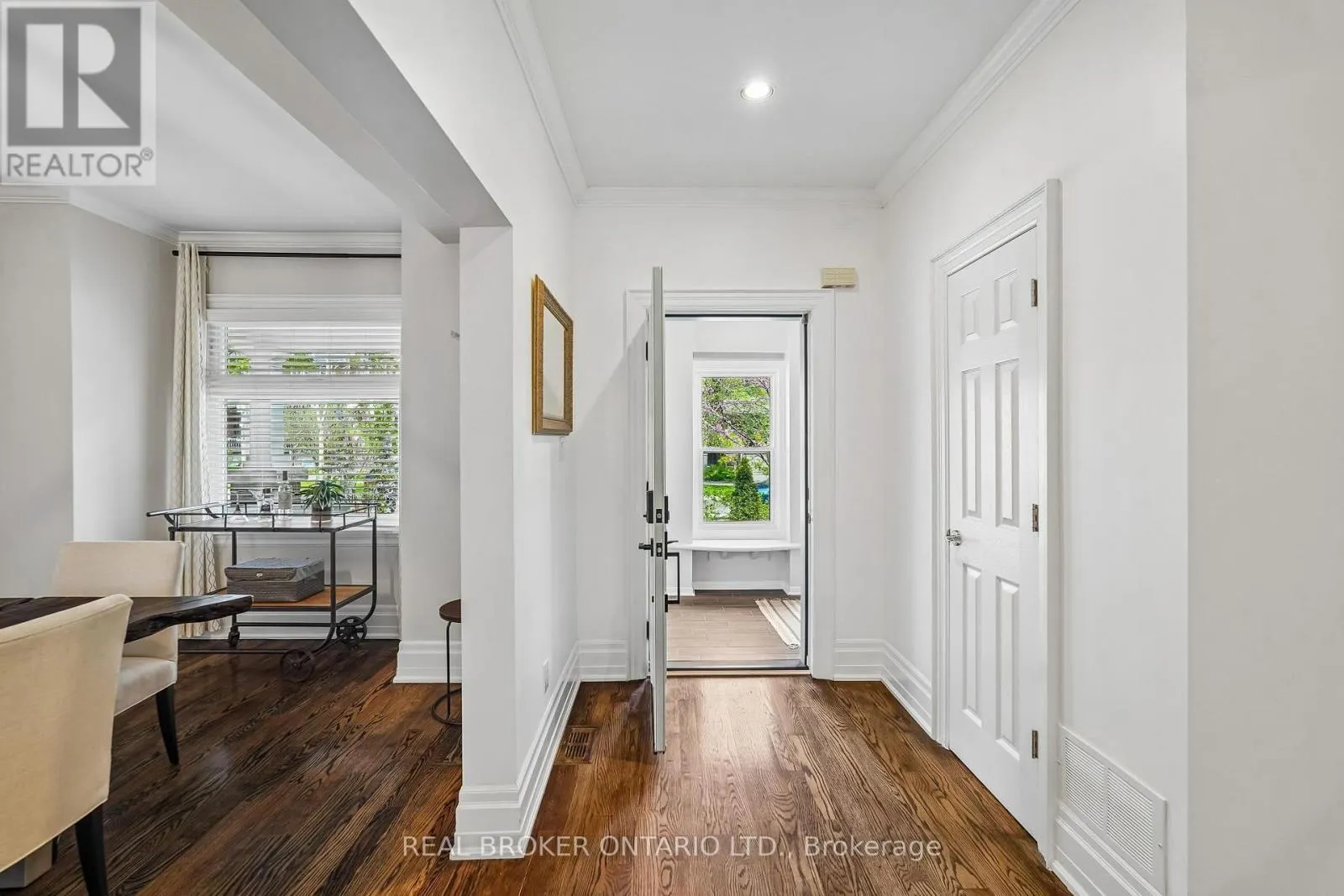 20 BROOKMOUNT ROAD