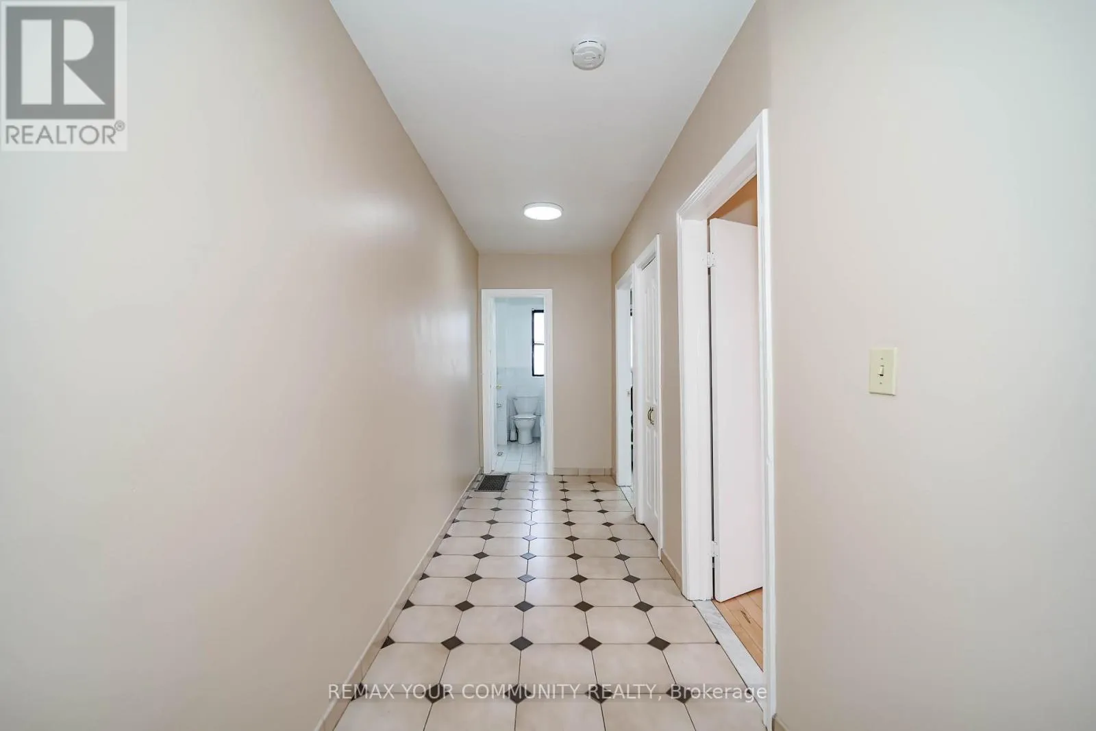 ROOM 3 - 1378 DANFORTH AVENUE