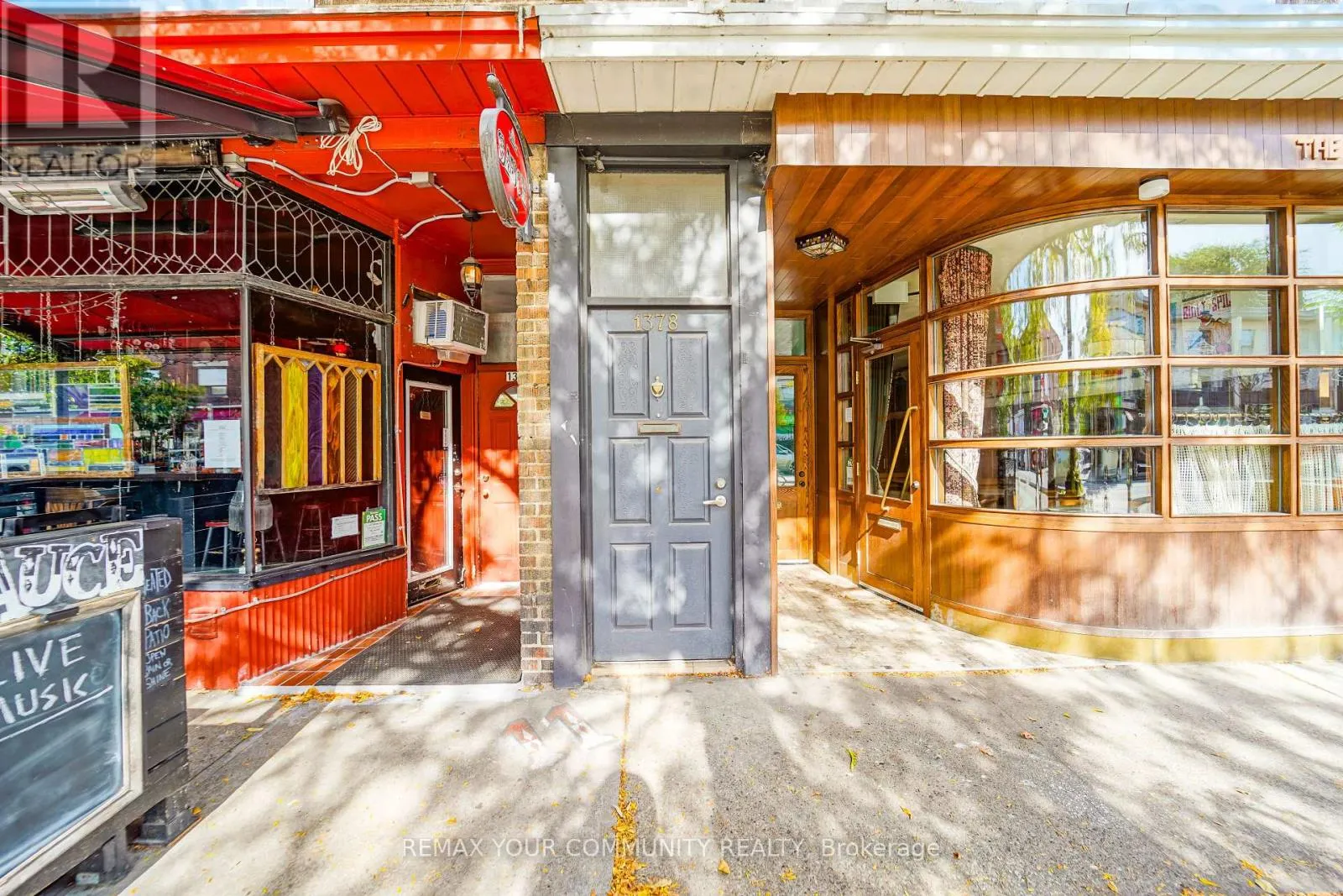ROOM 3 - 1378 DANFORTH AVENUE