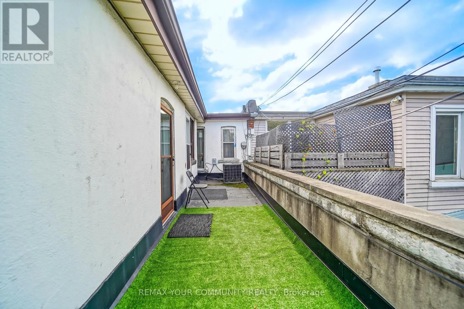 ROOM 3 - 1378 DANFORTH AVENUE