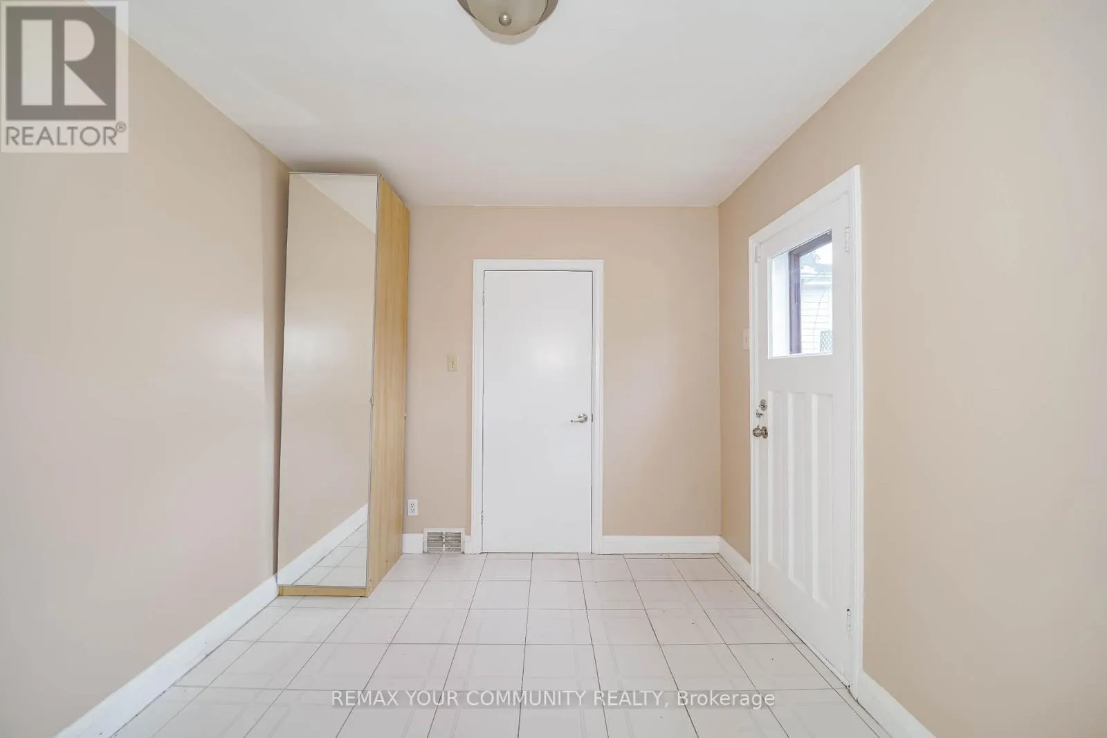 ROOM 3 - 1378 DANFORTH AVENUE