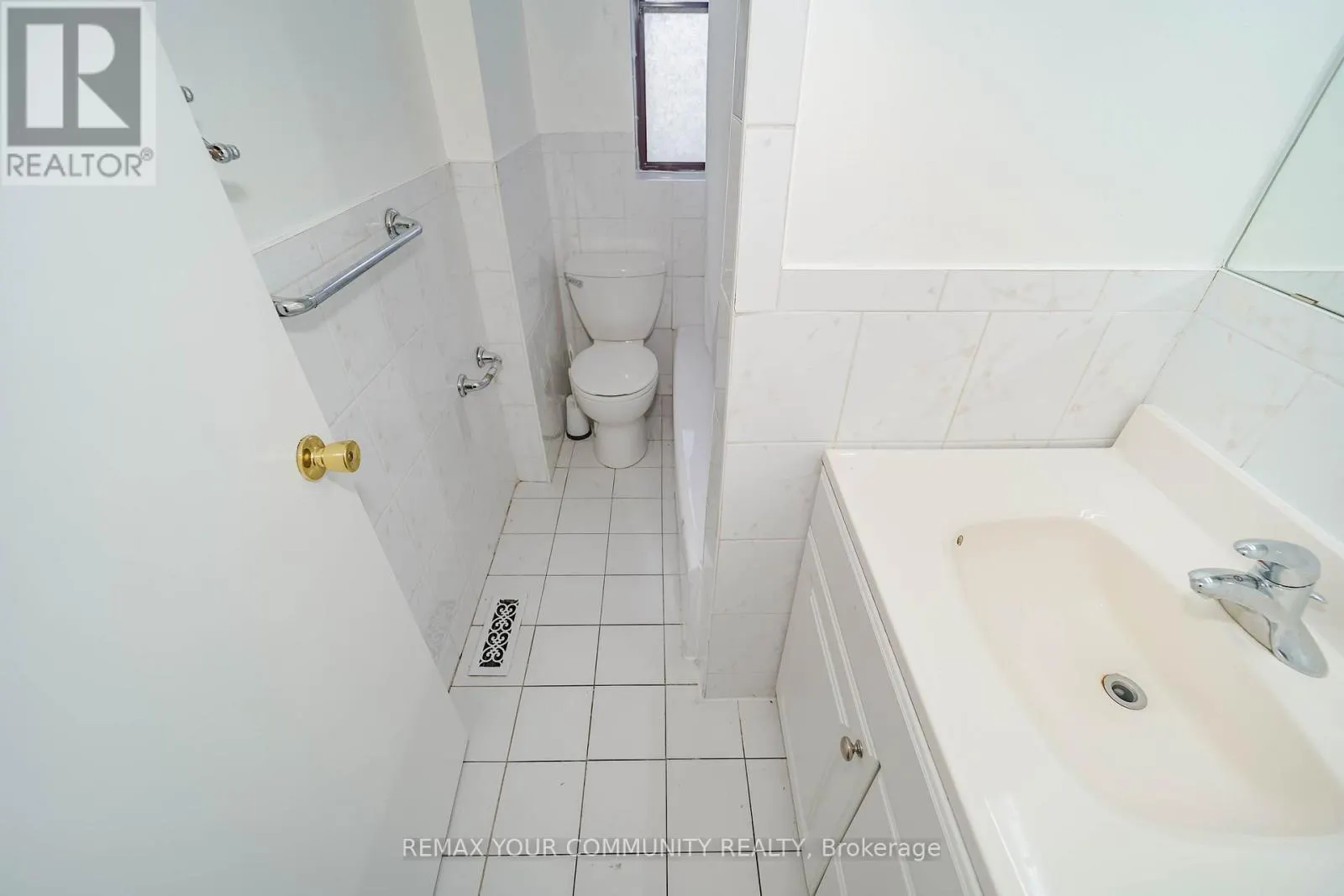 ROOM 2 - 1378 DANFORTH AVENUE