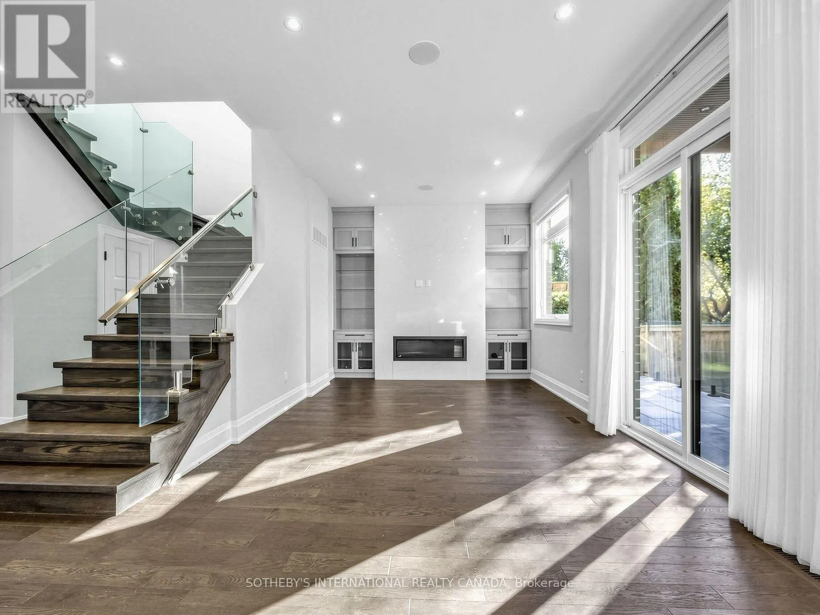 4 BIRCHLAWN AVENUE