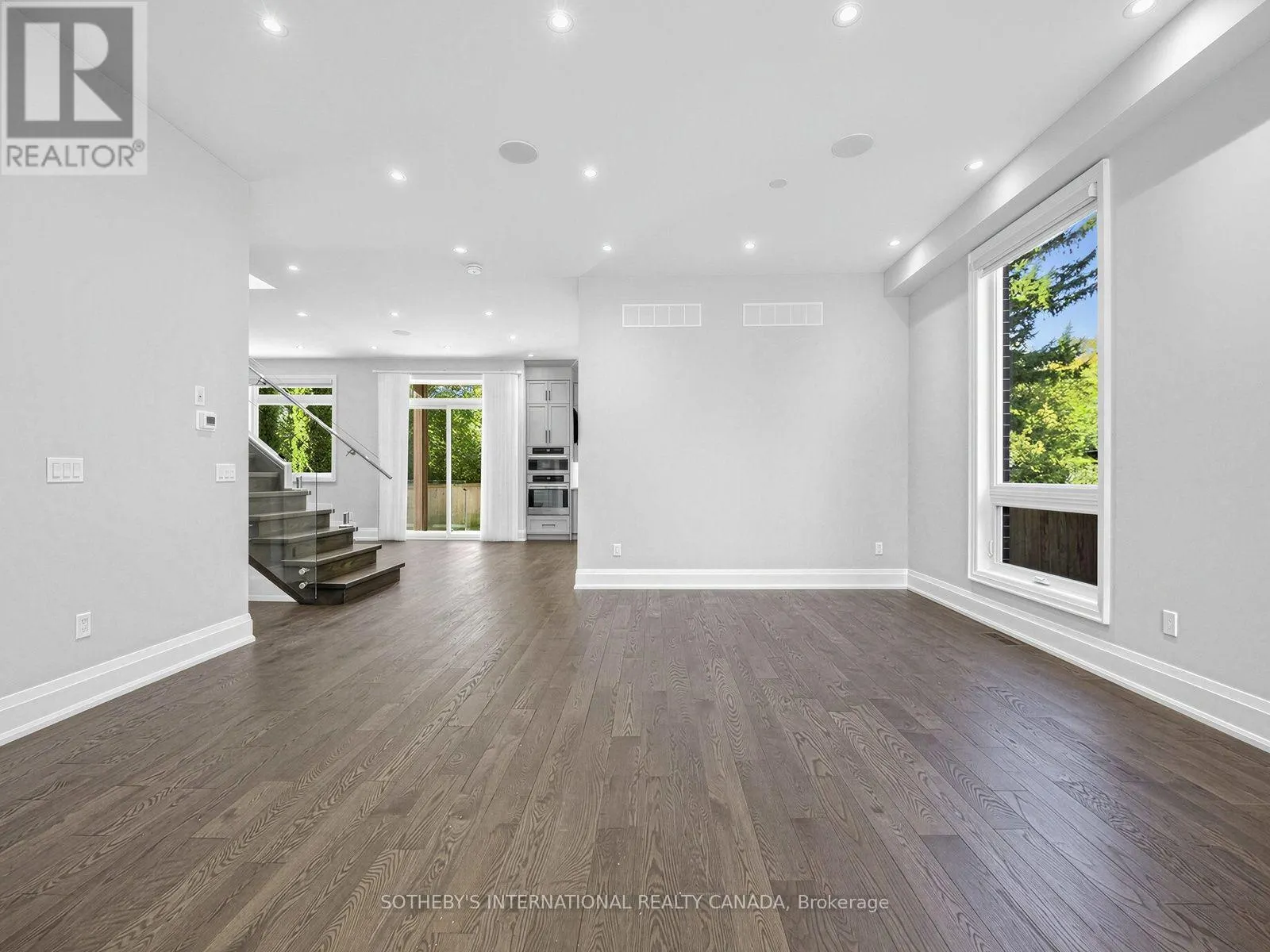 4 BIRCHLAWN AVENUE