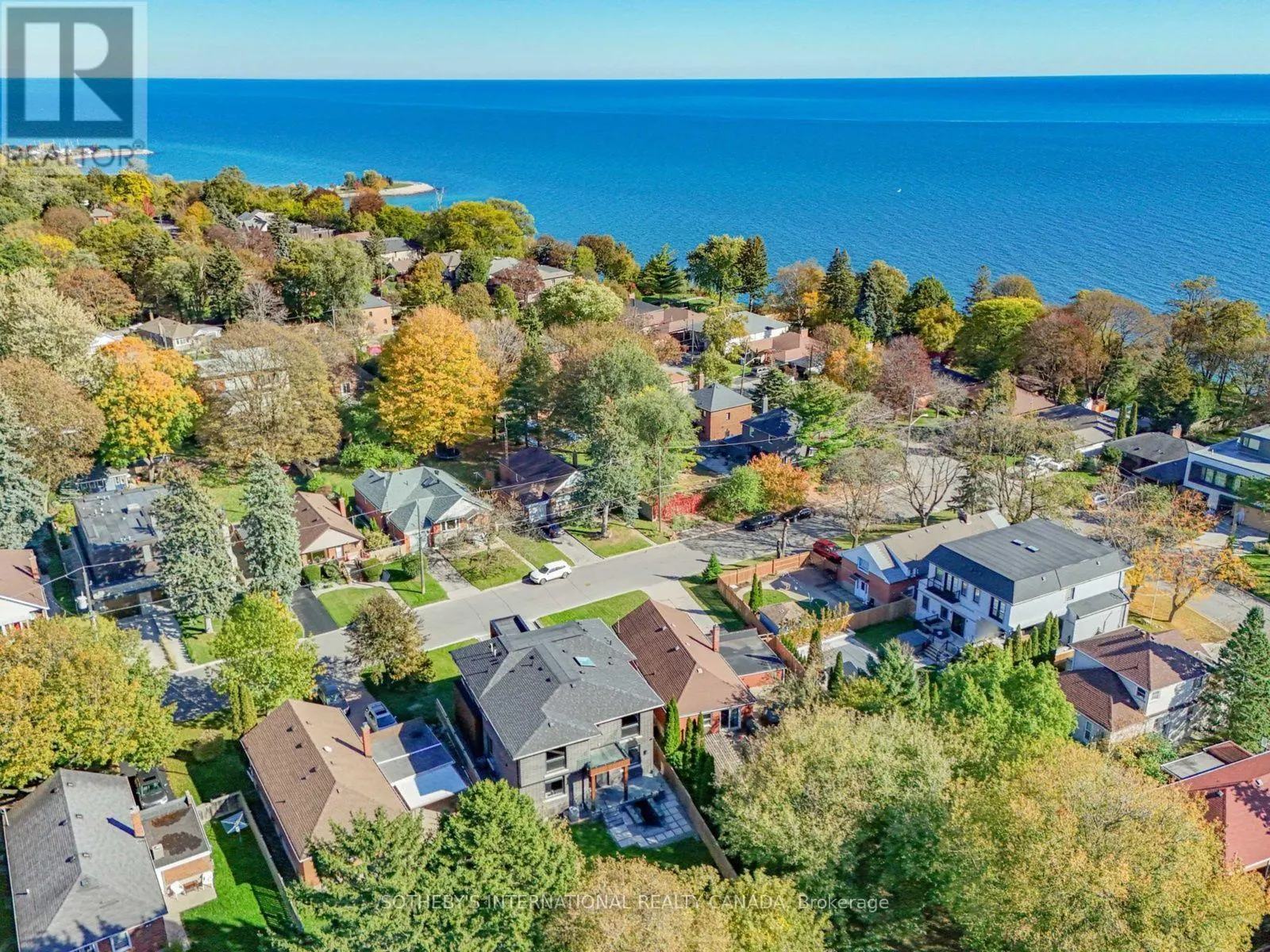 4 BIRCHLAWN AVENUE