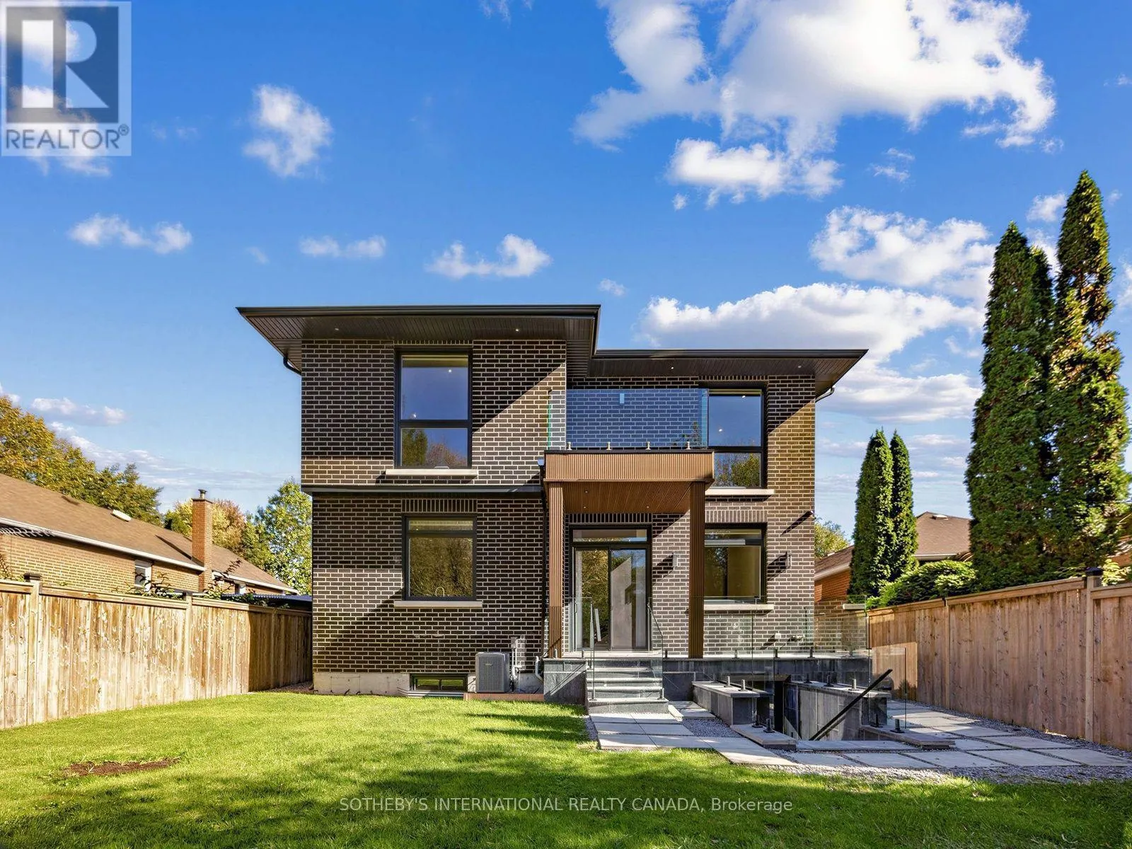 4 BIRCHLAWN AVENUE