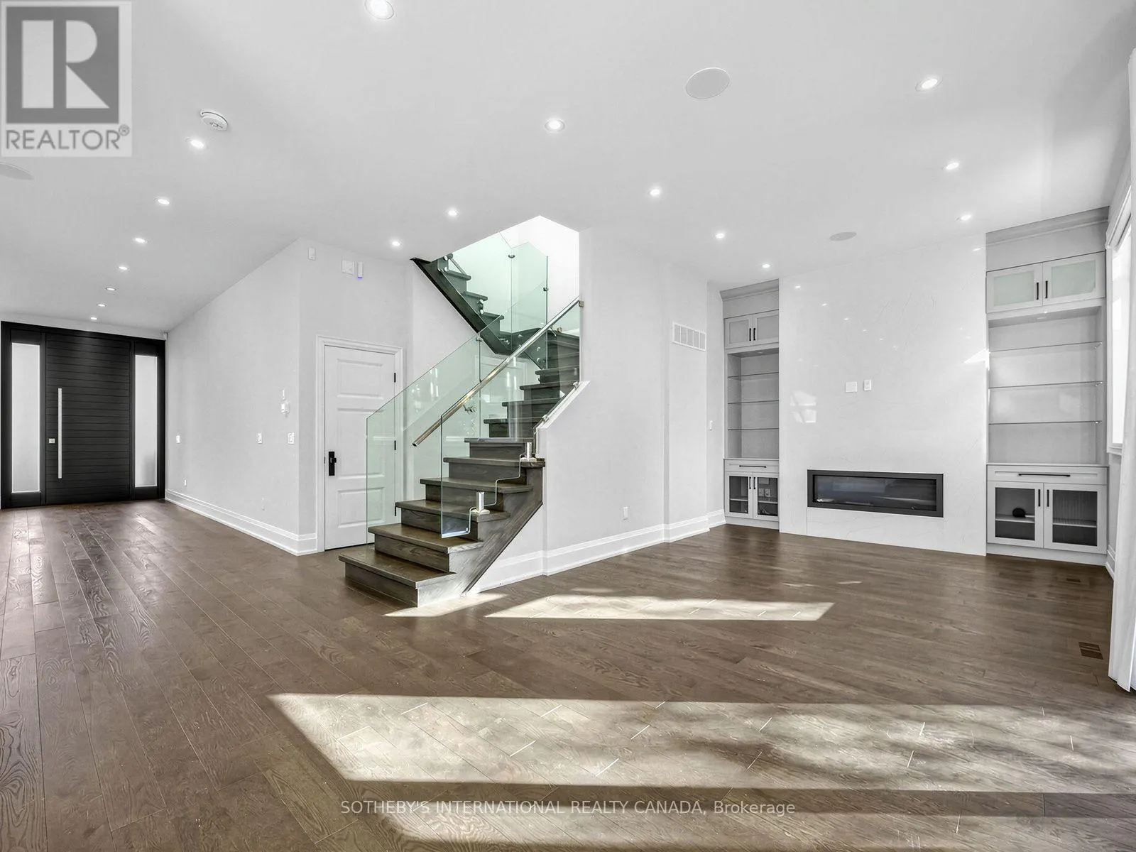 4 BIRCHLAWN AVENUE