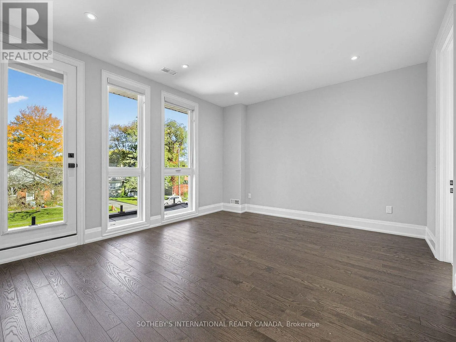 4 BIRCHLAWN AVENUE