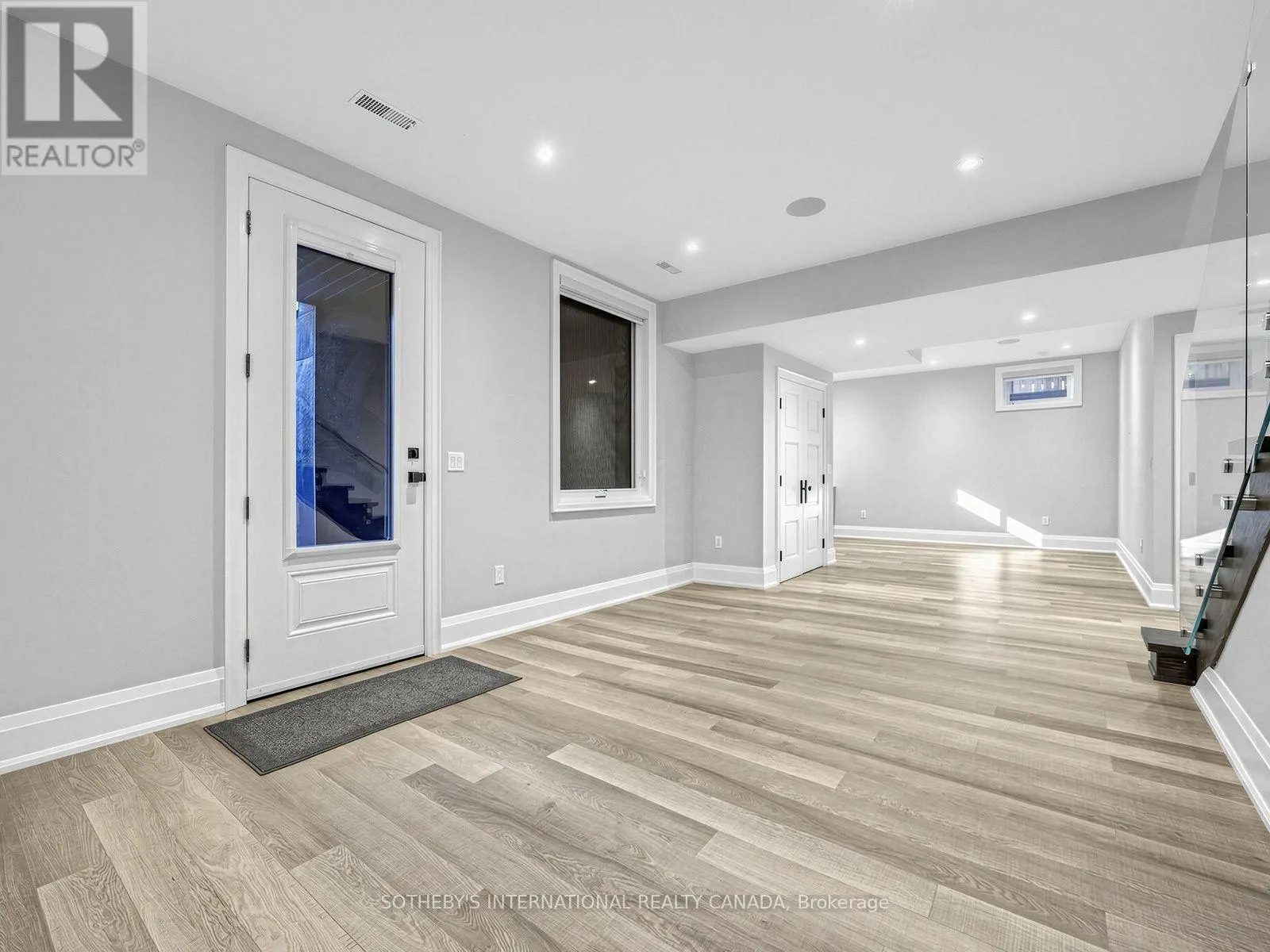4 BIRCHLAWN AVENUE