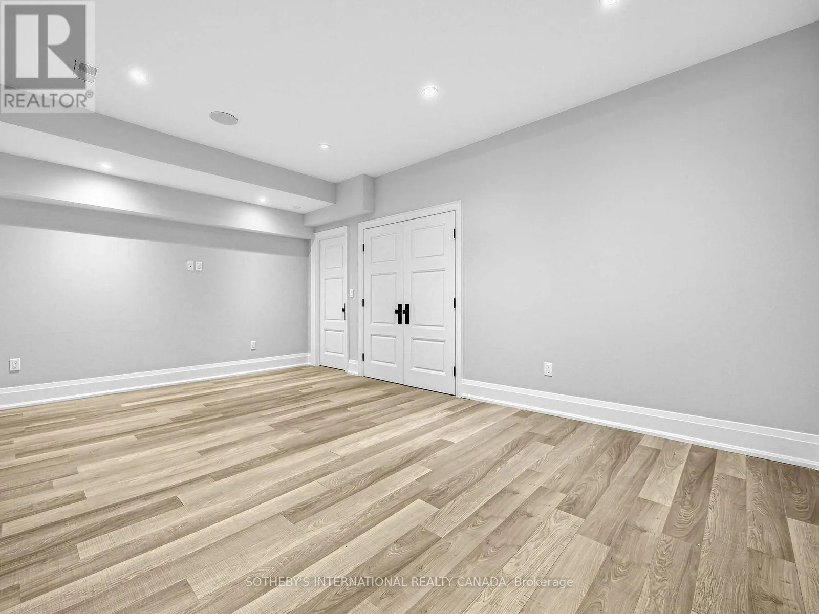 4 BIRCHLAWN AVENUE