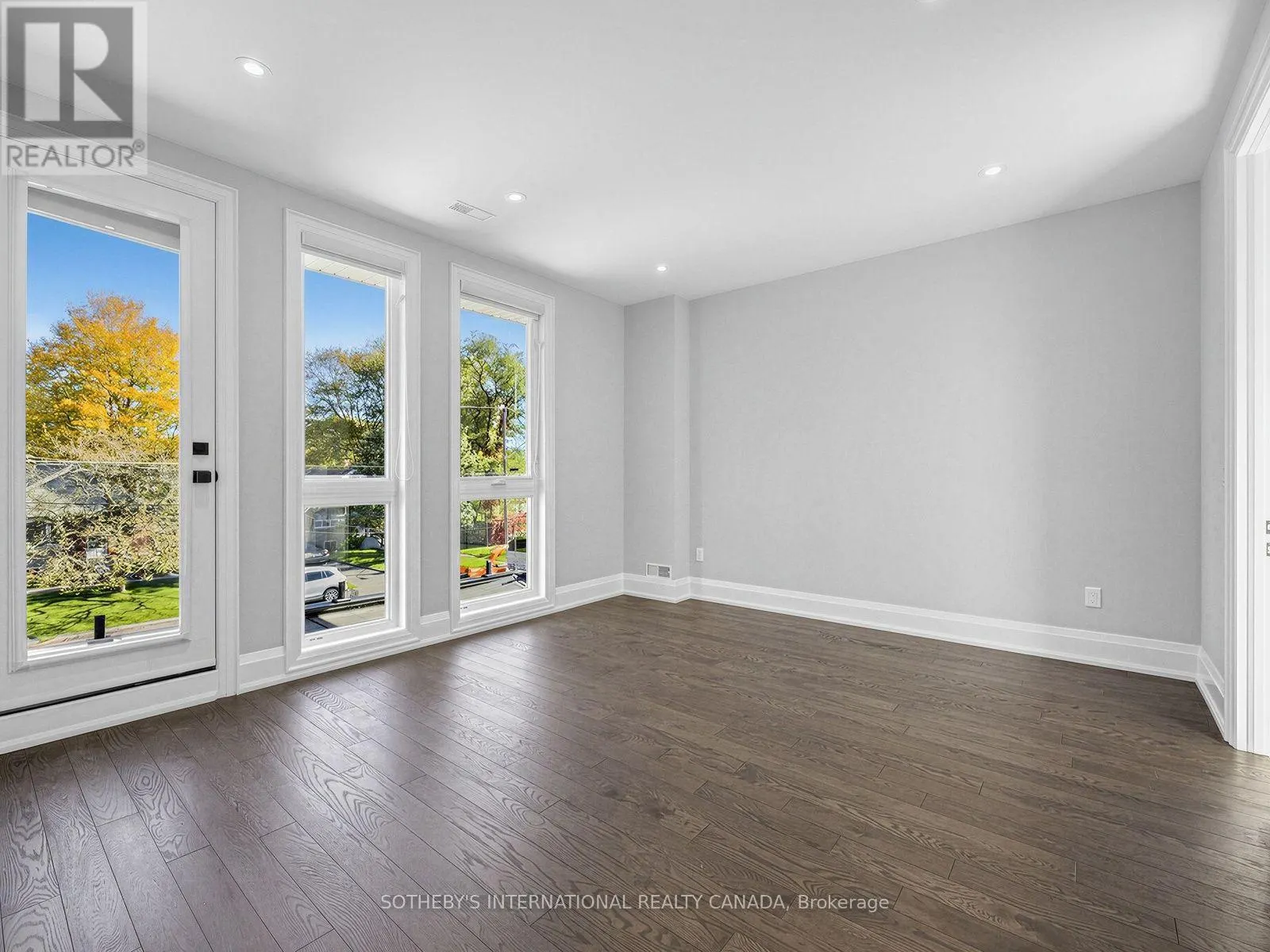 4 BIRCHLAWN AVENUE