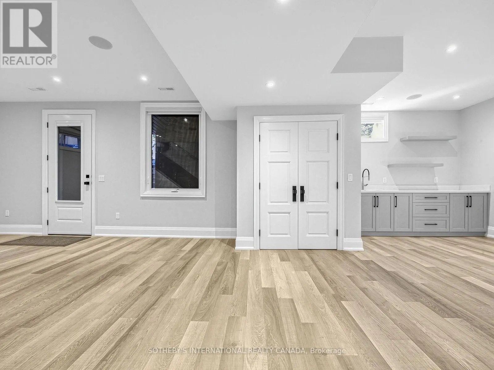 4 BIRCHLAWN AVENUE