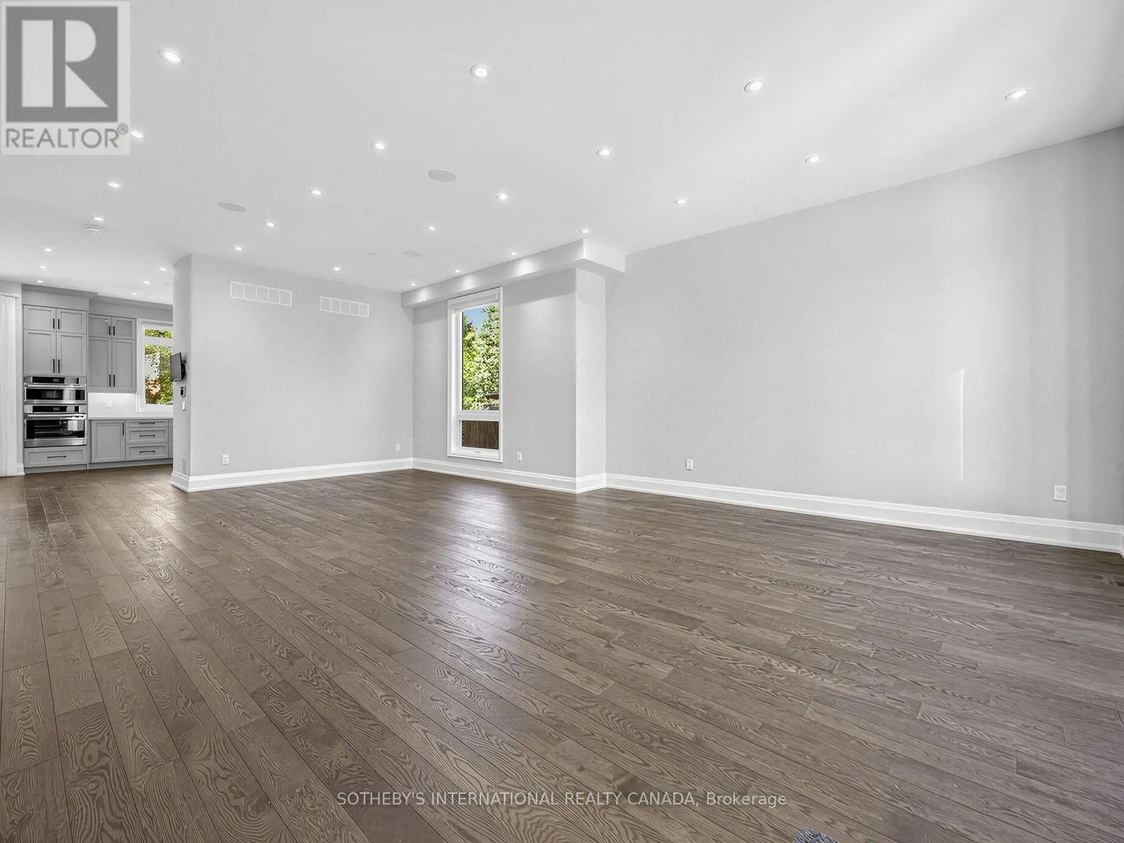 4 BIRCHLAWN AVENUE