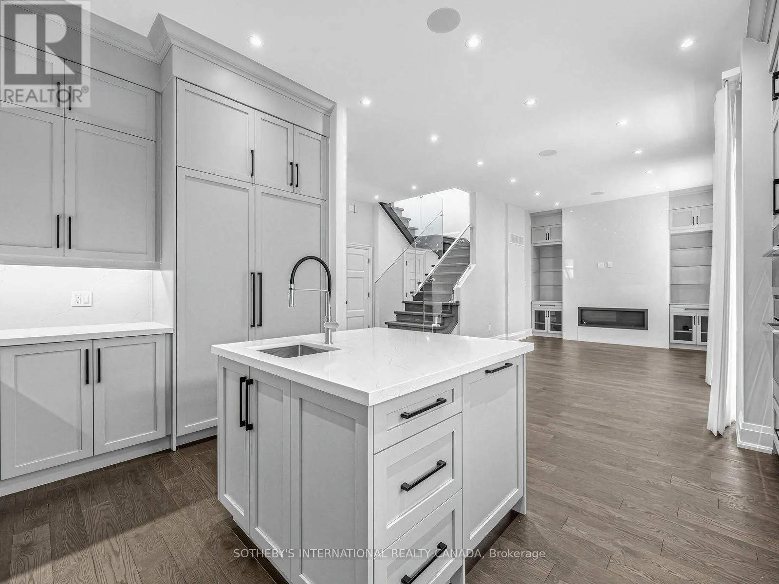 4 BIRCHLAWN AVENUE
