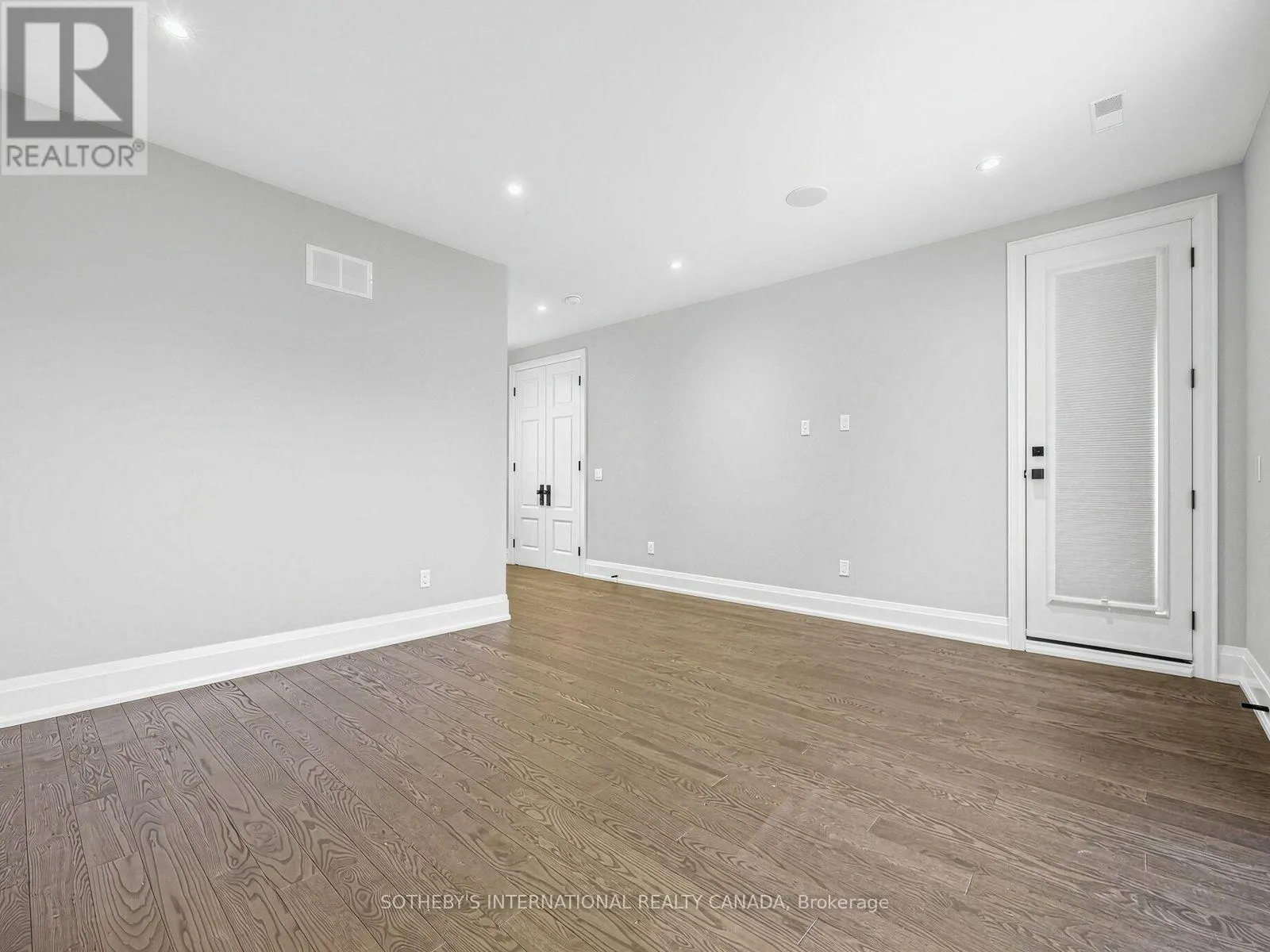 4 BIRCHLAWN AVENUE