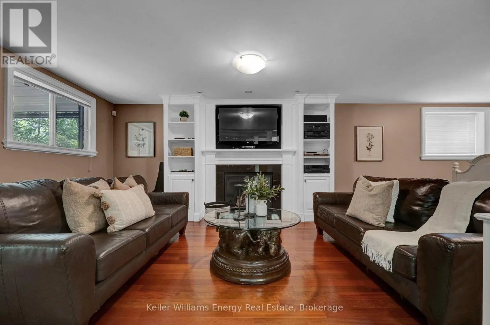 35 LIVING COURT