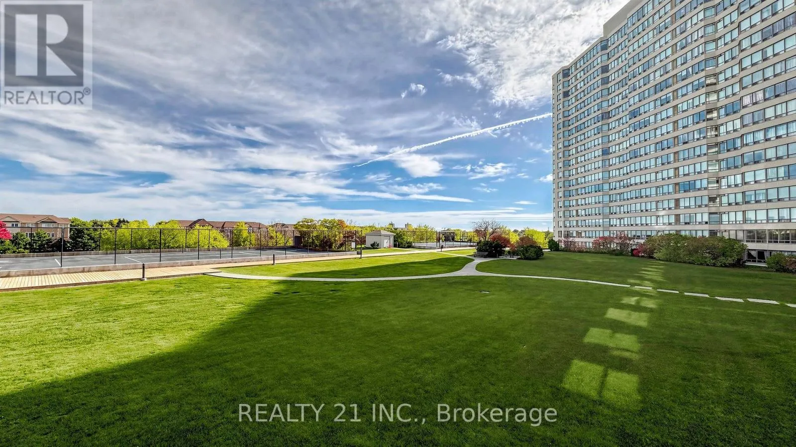 429 - 3 GREYSTONE WALK DRIVE