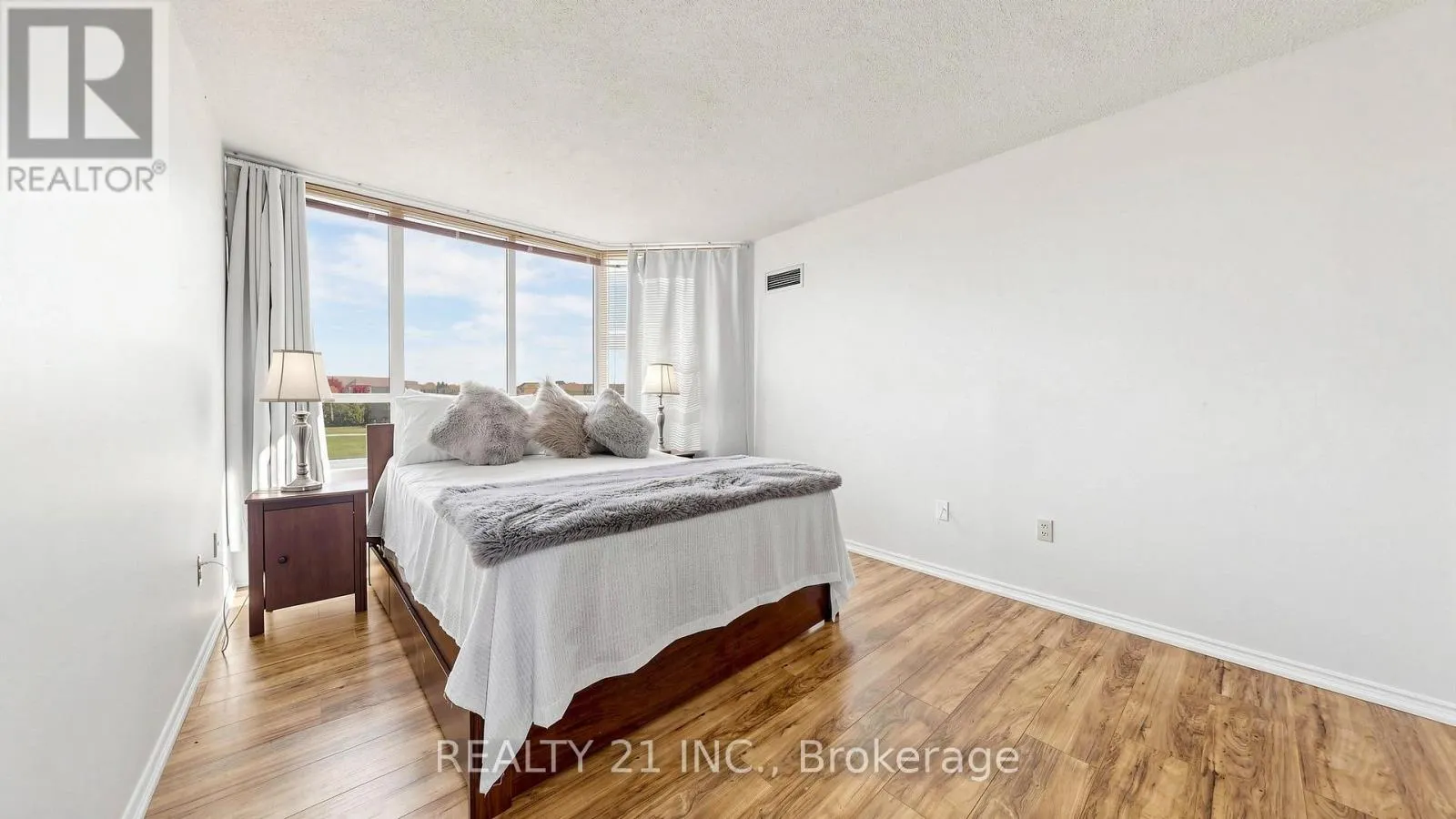 429 - 3 GREYSTONE WALK DRIVE