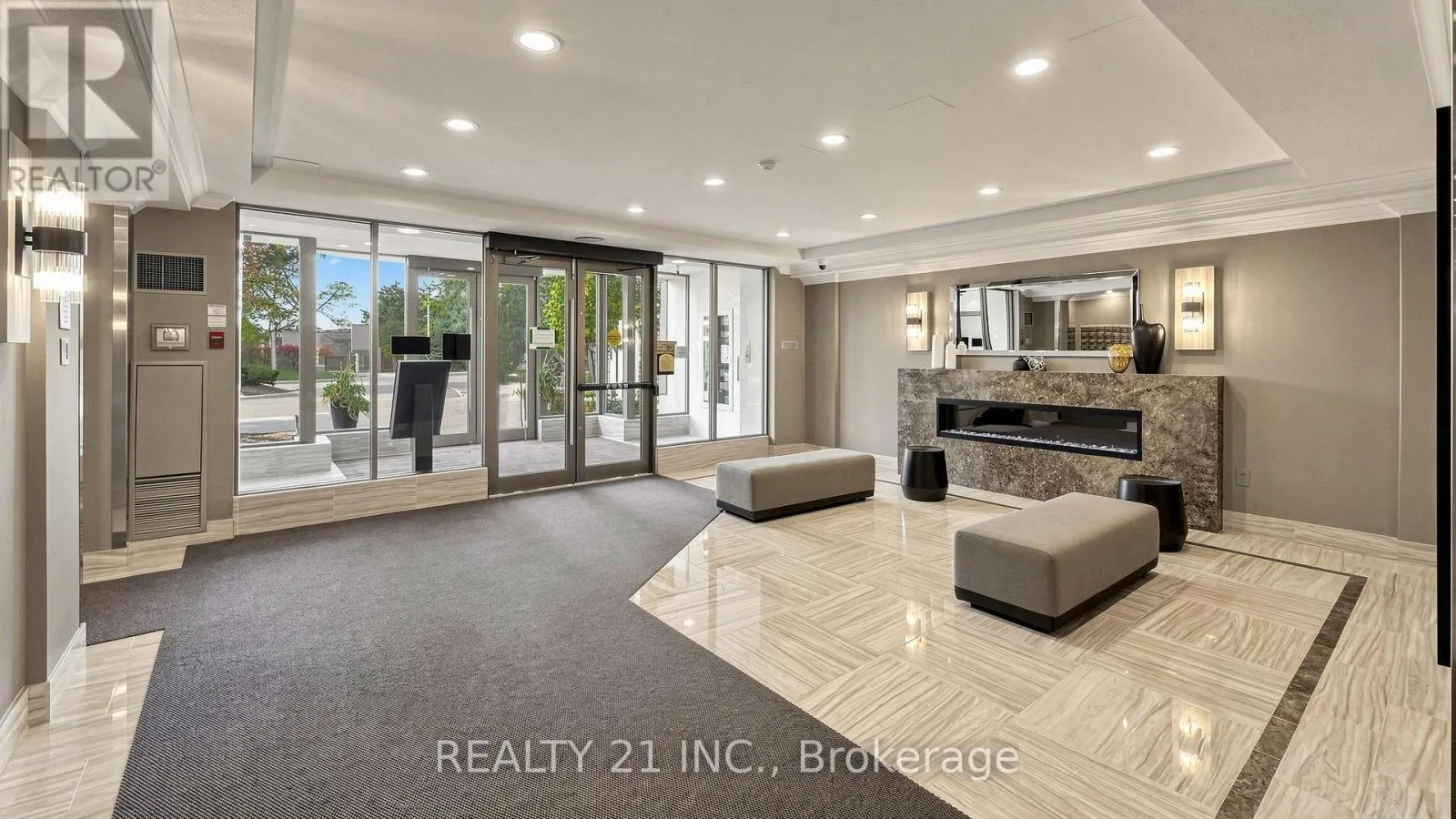 429 - 3 GREYSTONE WALK DRIVE