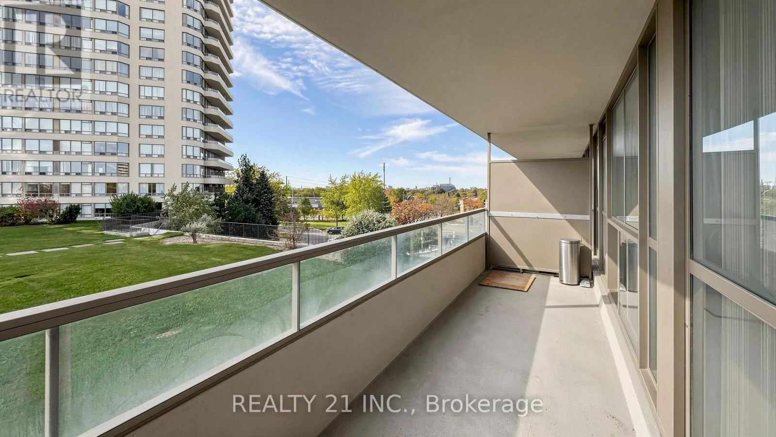 429 - 3 GREYSTONE WALK DRIVE