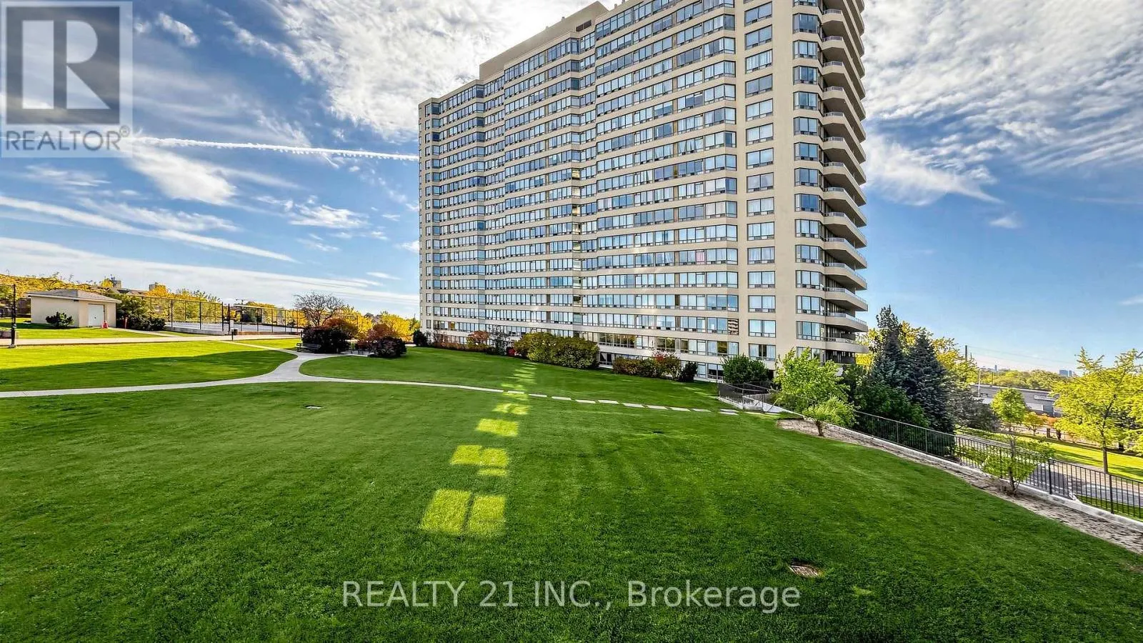 429 - 3 GREYSTONE WALK DRIVE