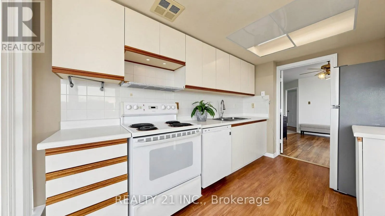 429 - 3 GREYSTONE WALK DRIVE
