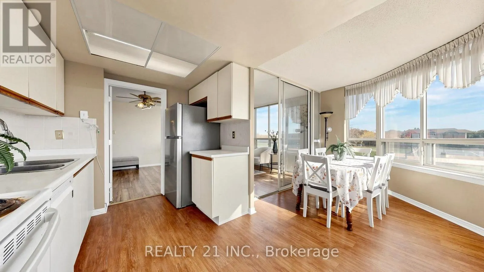 429 - 3 GREYSTONE WALK DRIVE