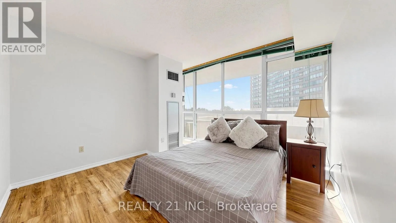 429 - 3 GREYSTONE WALK DRIVE